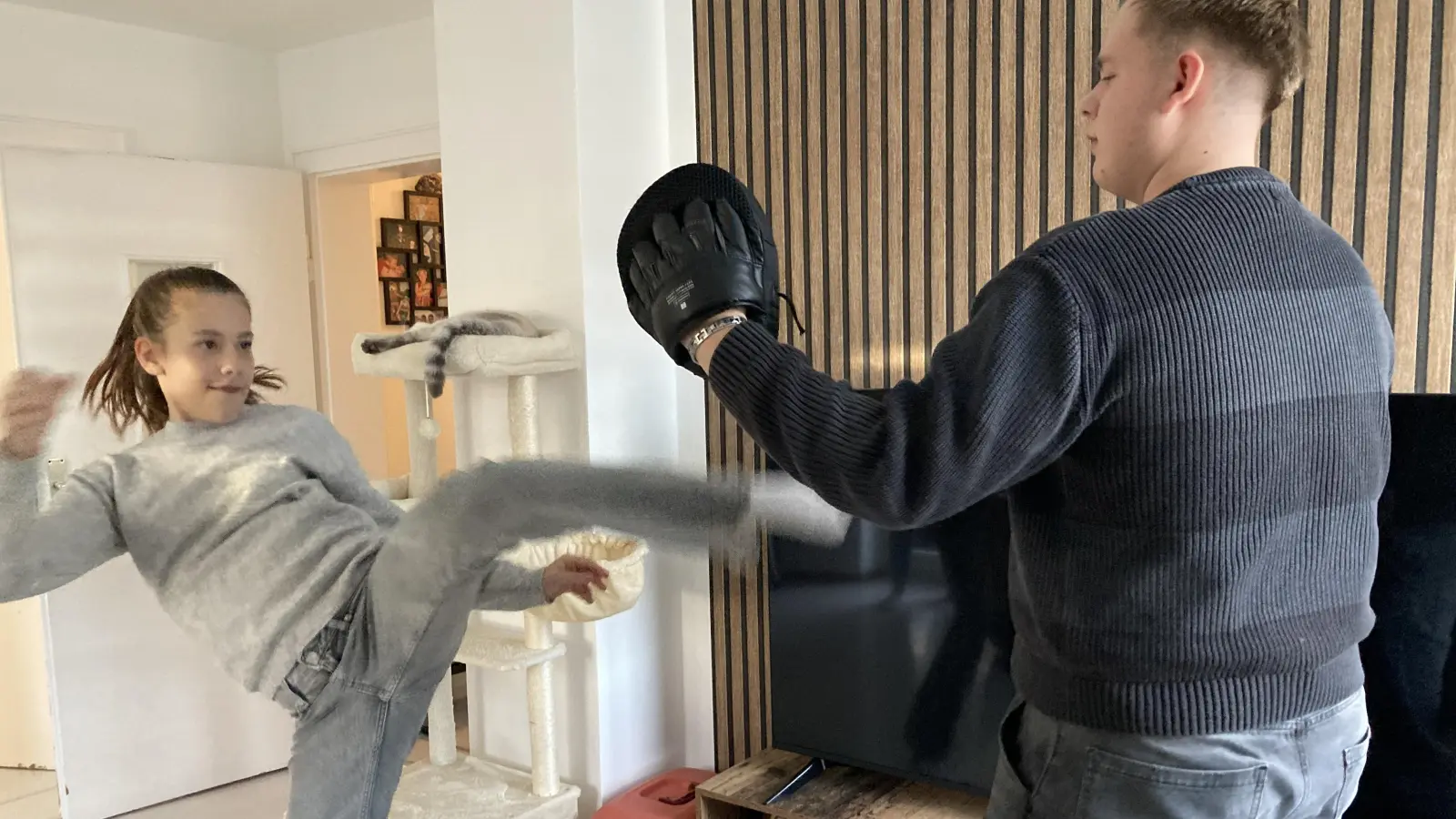 Vanessa Axt aus Amberg ist Weltmeisterin im Kickboxen in ihrer Gewichtsklasse. (Bild: Stefanie Swann)