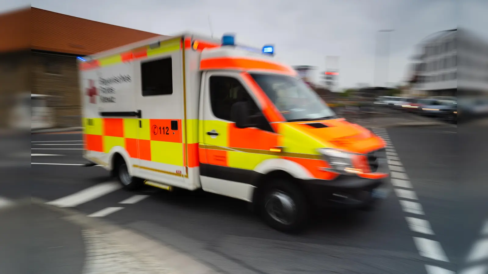 Nach einem Streit in Burglengenfeld musste ein Mann ins Krankenhaus. (Symbolbild: Nicolas Armer/dpa)