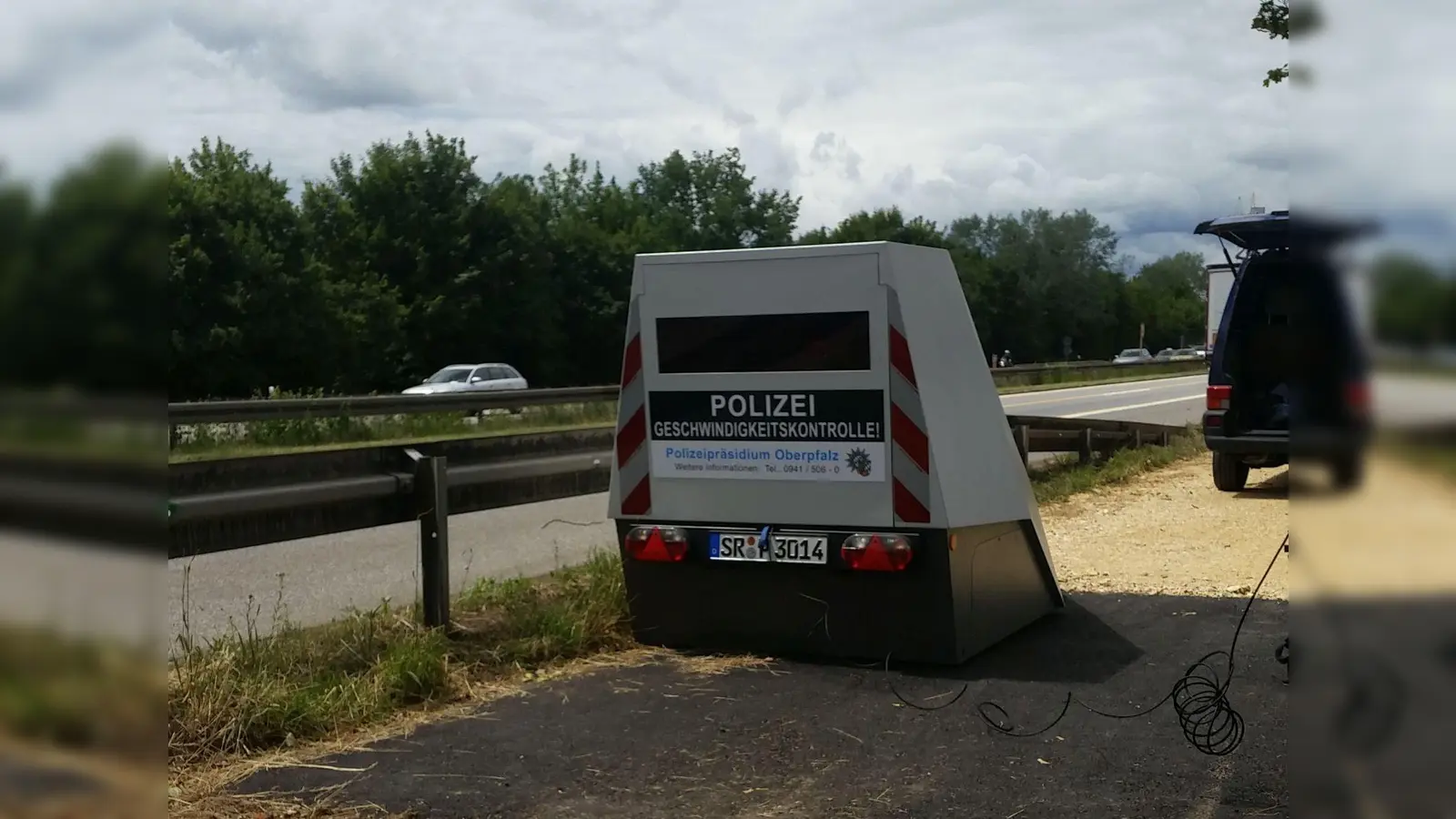 Ein Autofahrer wurde auf der A2 bei Burg mit 321 km/h geblitzt.  (Symbolbild: jut)