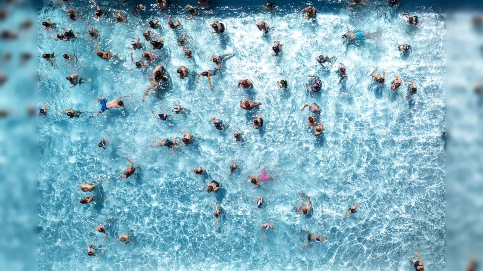 Wir drücken die Daumen für noch ein paar Tage Freibadwetter. Aber falls nicht, haben wir noch 49 andere Ideen. (Symbolbild: Sebastian Kahnert/dpa)