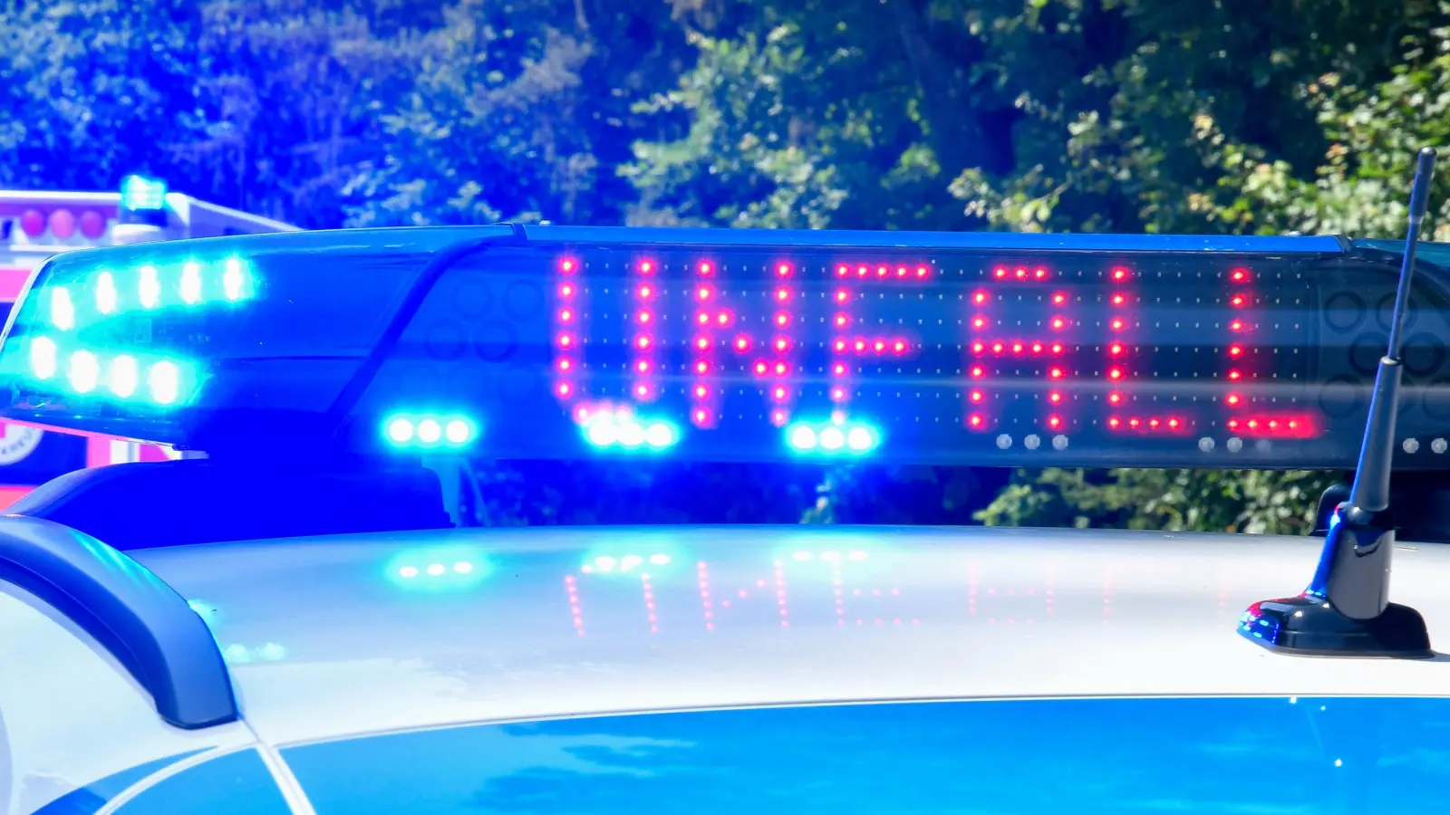 Ein Auffahrunfall in Amberg führte zu einer verletzten Person. Die Polizei ermittelt. (Symbolbild: Petra Hartl)