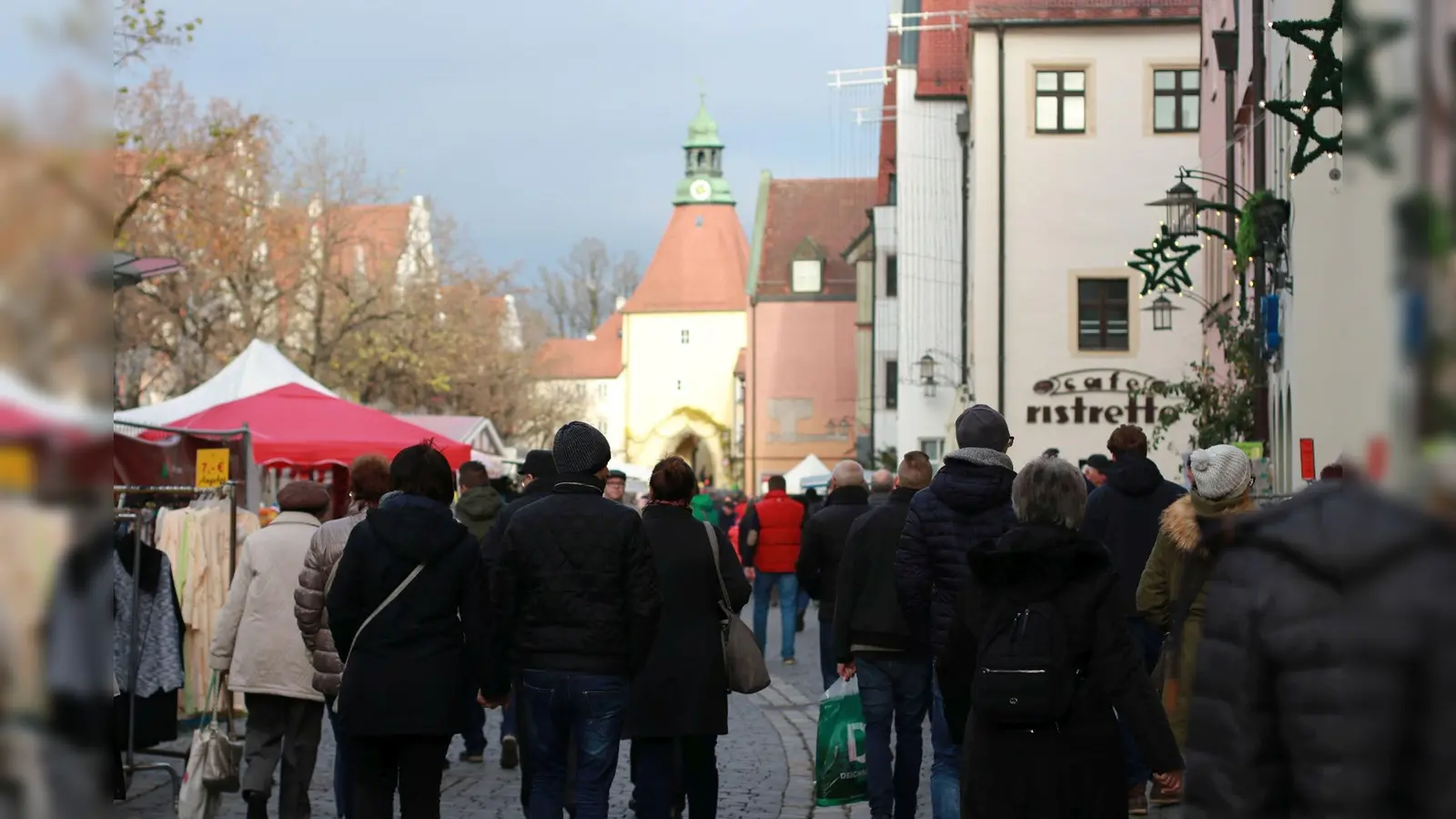 Auch im Jahr 2024 kann an einigen Sonntagen in Weiden geshopp werden. (Archivbild: Stadtmarketing Weiden e.V.)