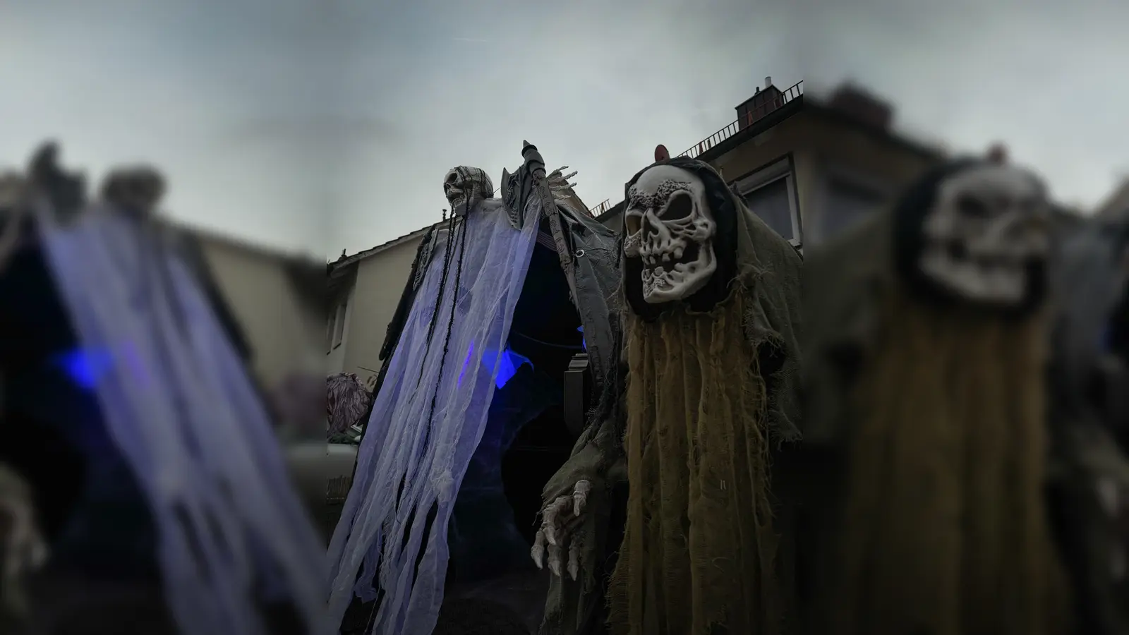 Achtung, Jumpscare! Das Halloweenhaus in Amberg ist DER Ort für Halloween-Enthusiasten. (Bild: David Bui)