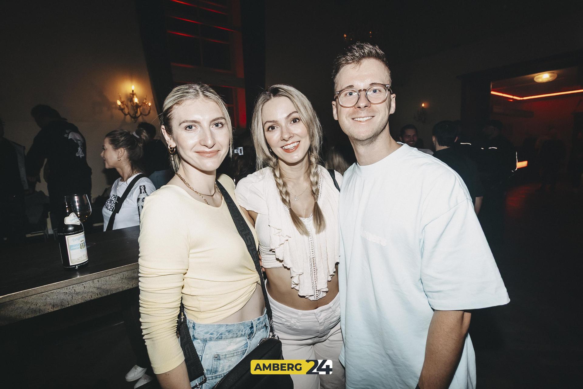 Eine Zeitreise in die 90er – ihr habt gefeiert, wir haben die Bilder. (Bild: Lolografie)