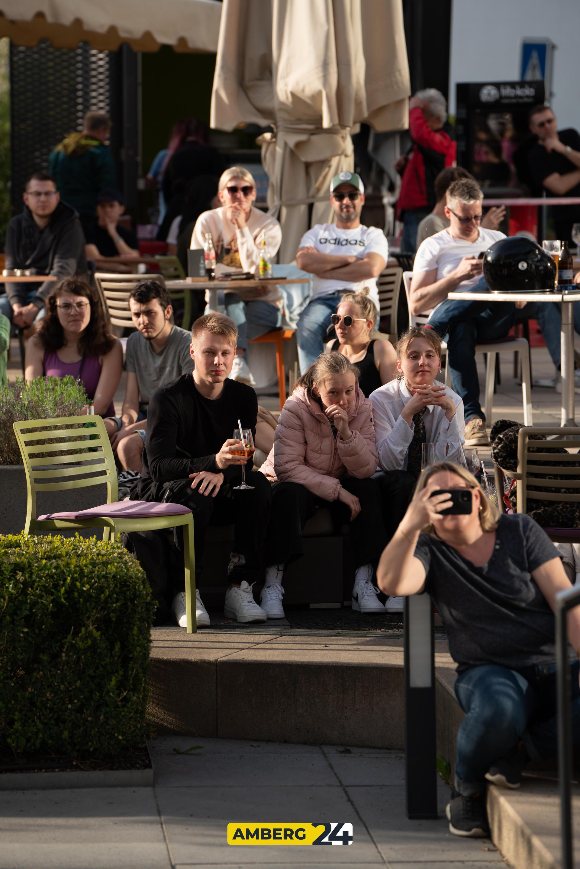 Der Frühling ist zurück und die Open Stage im Amberger Beanery wird ins Freie verlegt.  (Bild: Daniel Geiger)