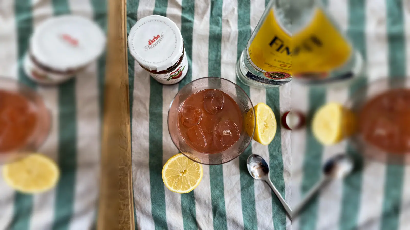 Ziemlich einfach, ziemlich schnell. Und ziemlich lecker: der Gin and Jam. (Bild: knz)