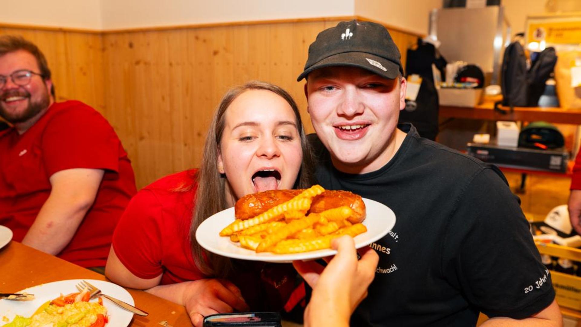 Endspurt bei der Thansüßer Kirwa am Montag.  (Bild: Hannes Stock)