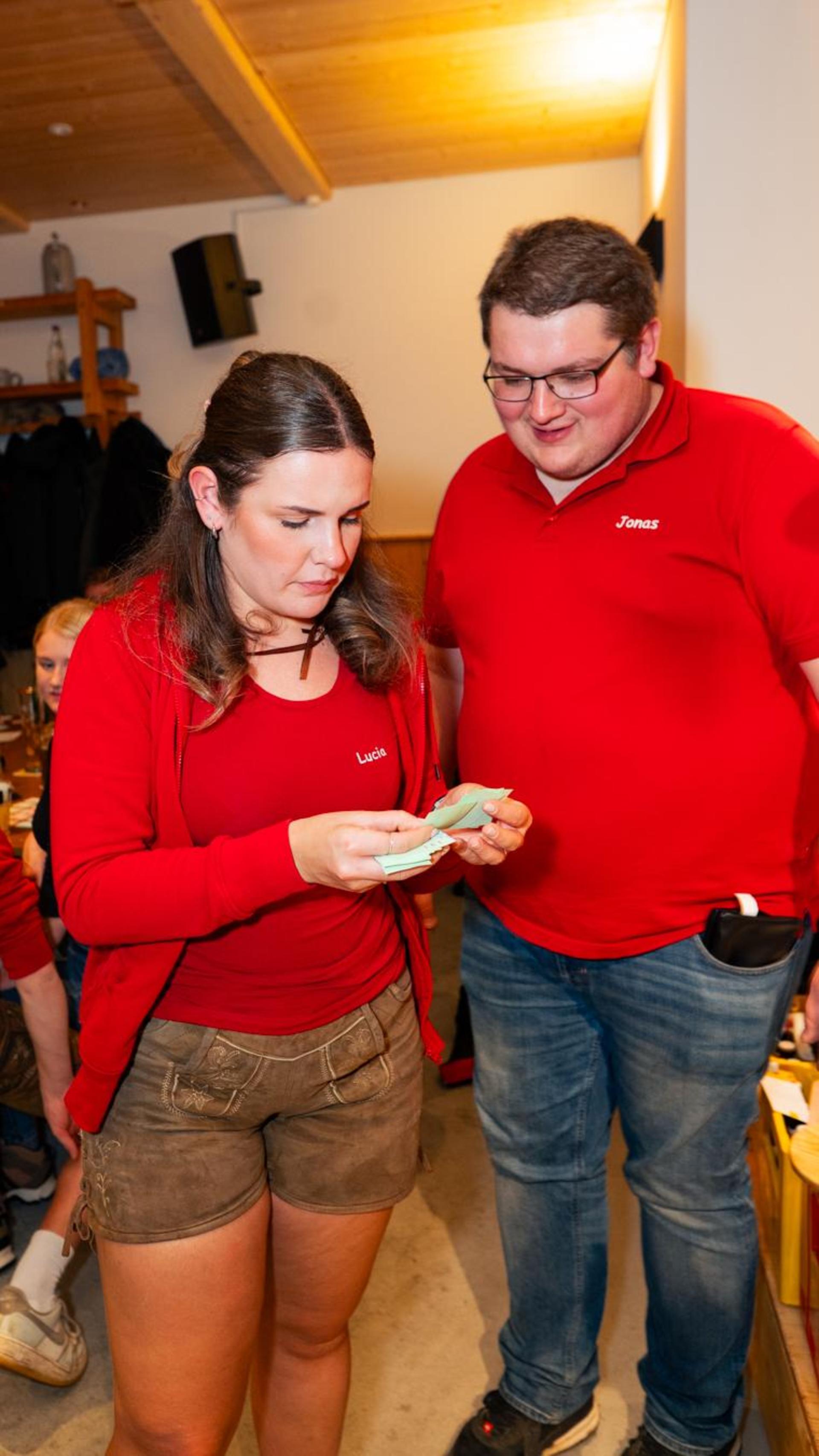 Endspurt bei der Thansüßer Kirwa am Montag.  (Bild: Hannes Stock)