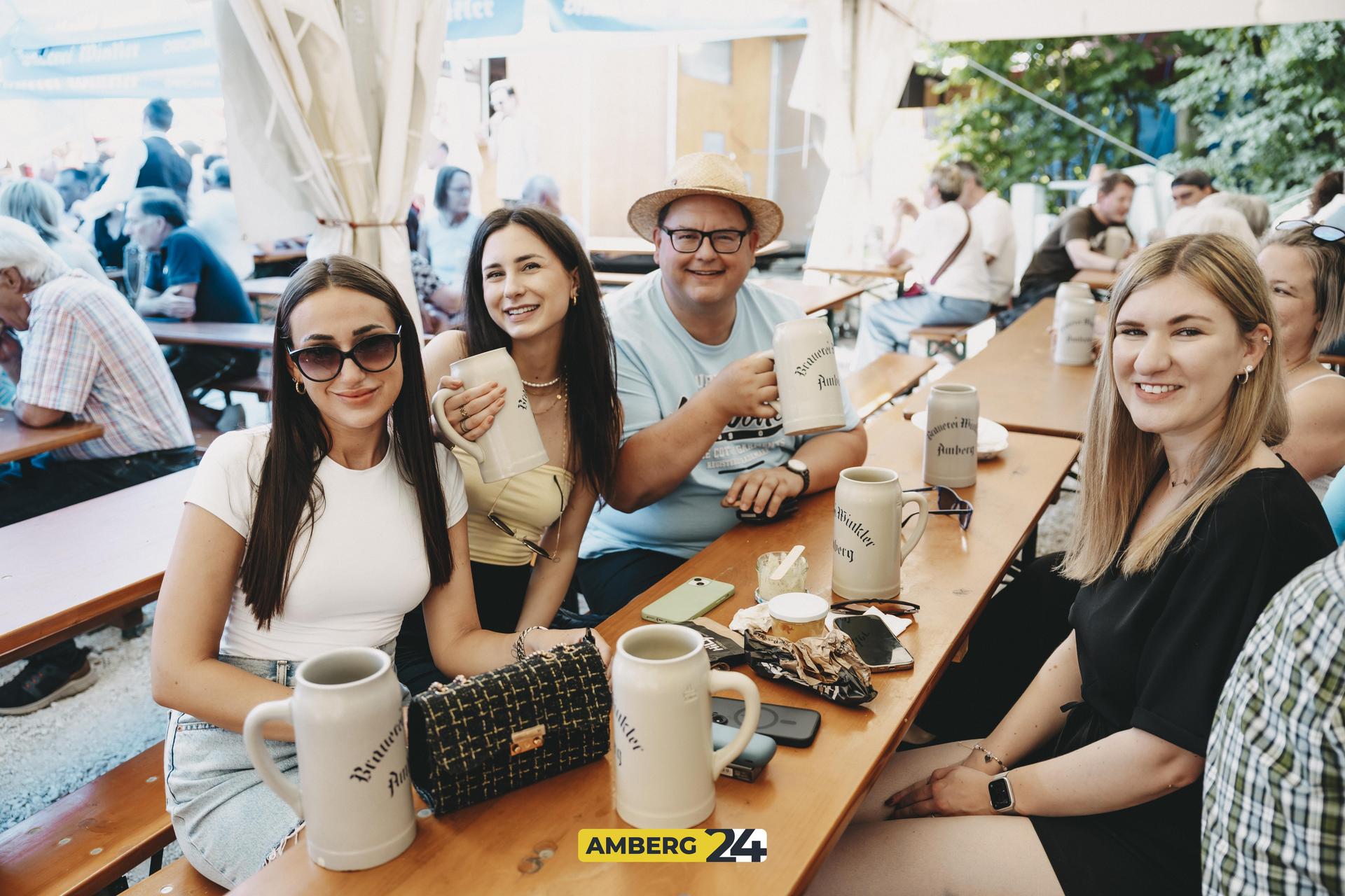 Fotografin Lolo war für euch auf dem Bergfest in Amberg unterwegs. (Bild: Lolografie/ Leonie Hartung)