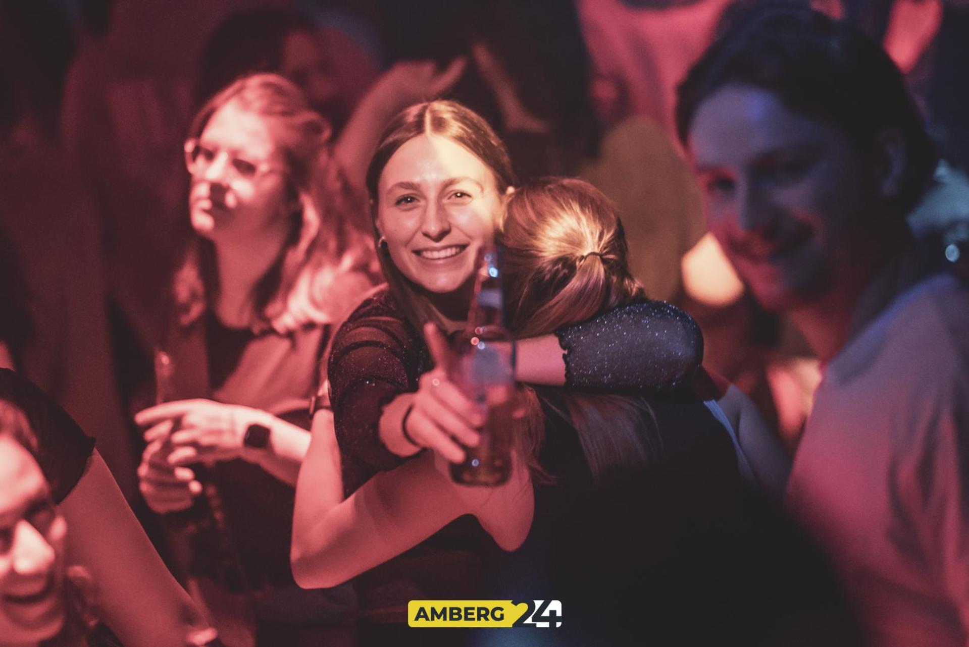 Party am 1. Weihnachtsfeiertag im Happy Rock.  (Bild: Martin Sponsel)