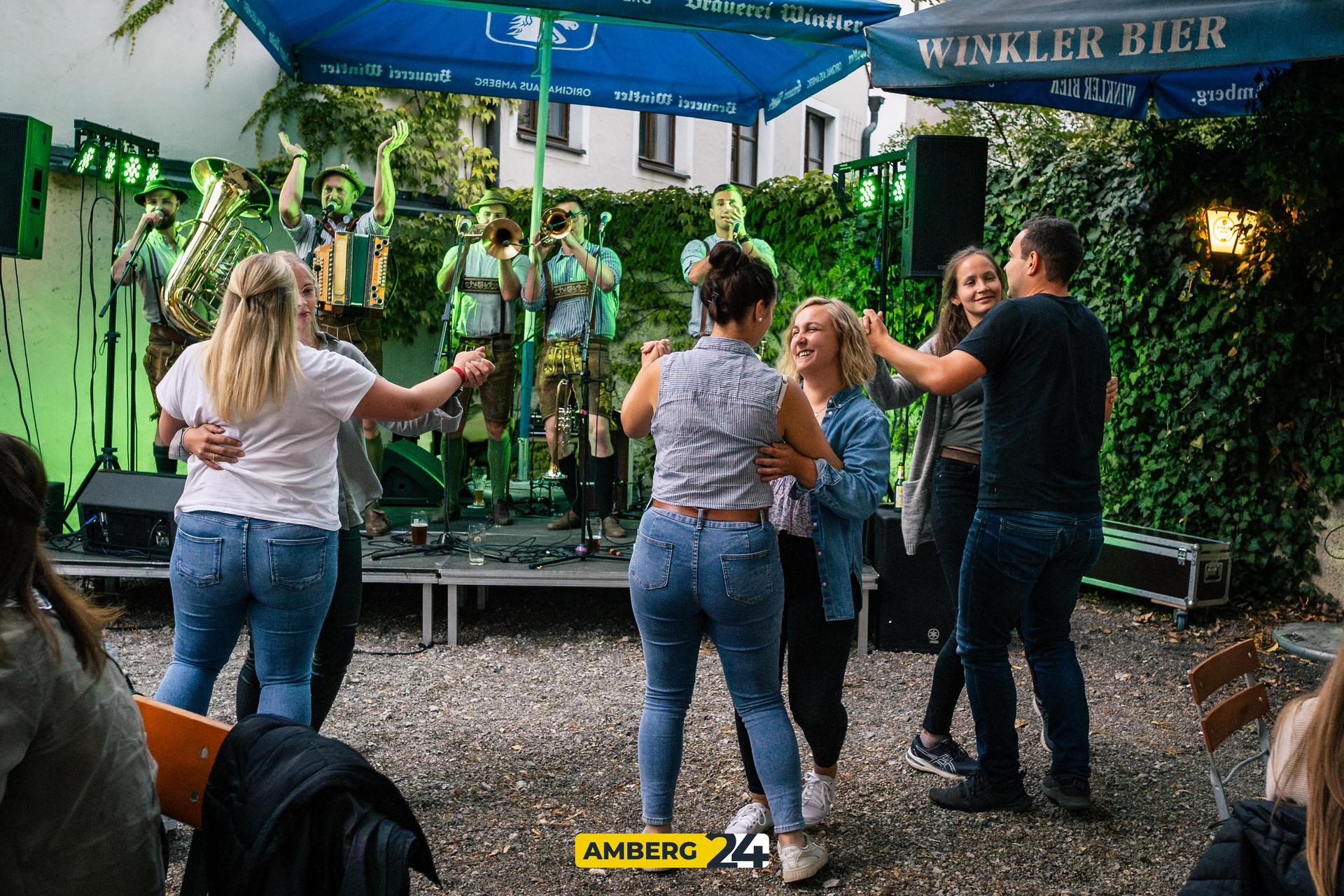 Das sind die Bilder vom Brassfestival im Winkler Biergarten am Donnerstag.  (Bild: Justus Gregor)