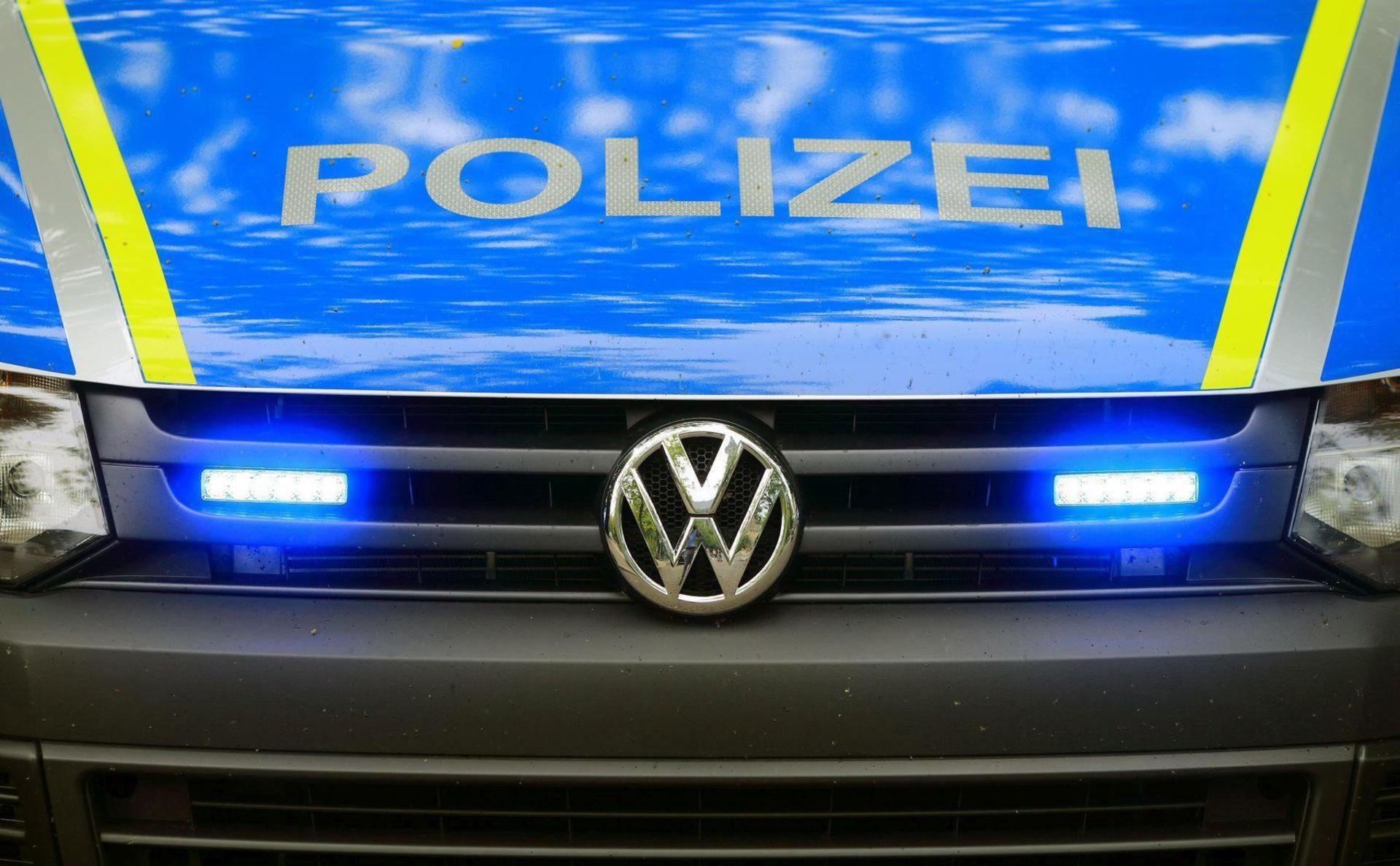 Ein 17-Jähriger ist unter Drogeneinfluss Moped gefahren.  (Symbolbild: Jens Wolf/dpa)