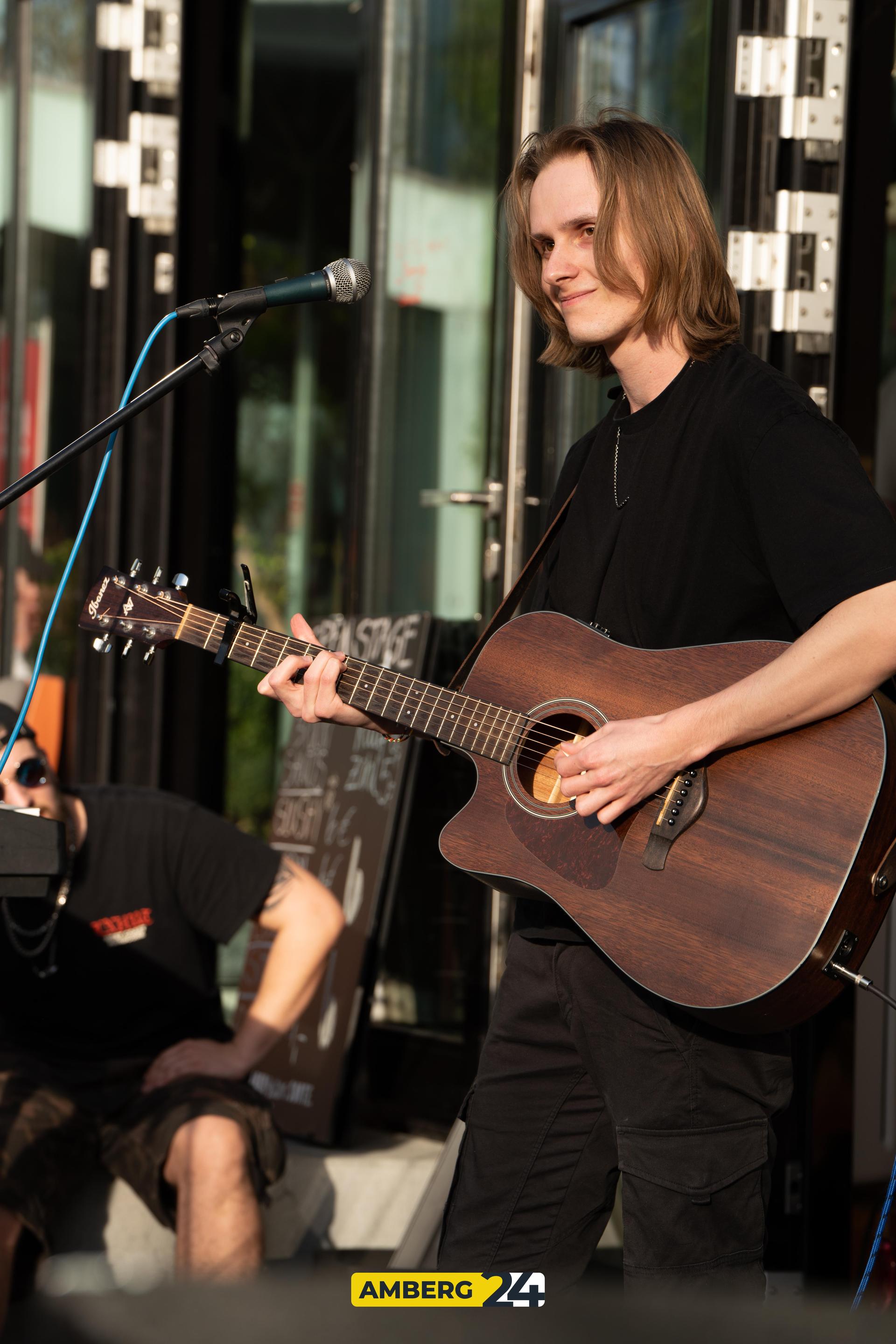 Der Frühling ist zurück und die Open Stage im Amberger Beanery wird ins Freie verlegt.  (Bild: Daniel Geiger)