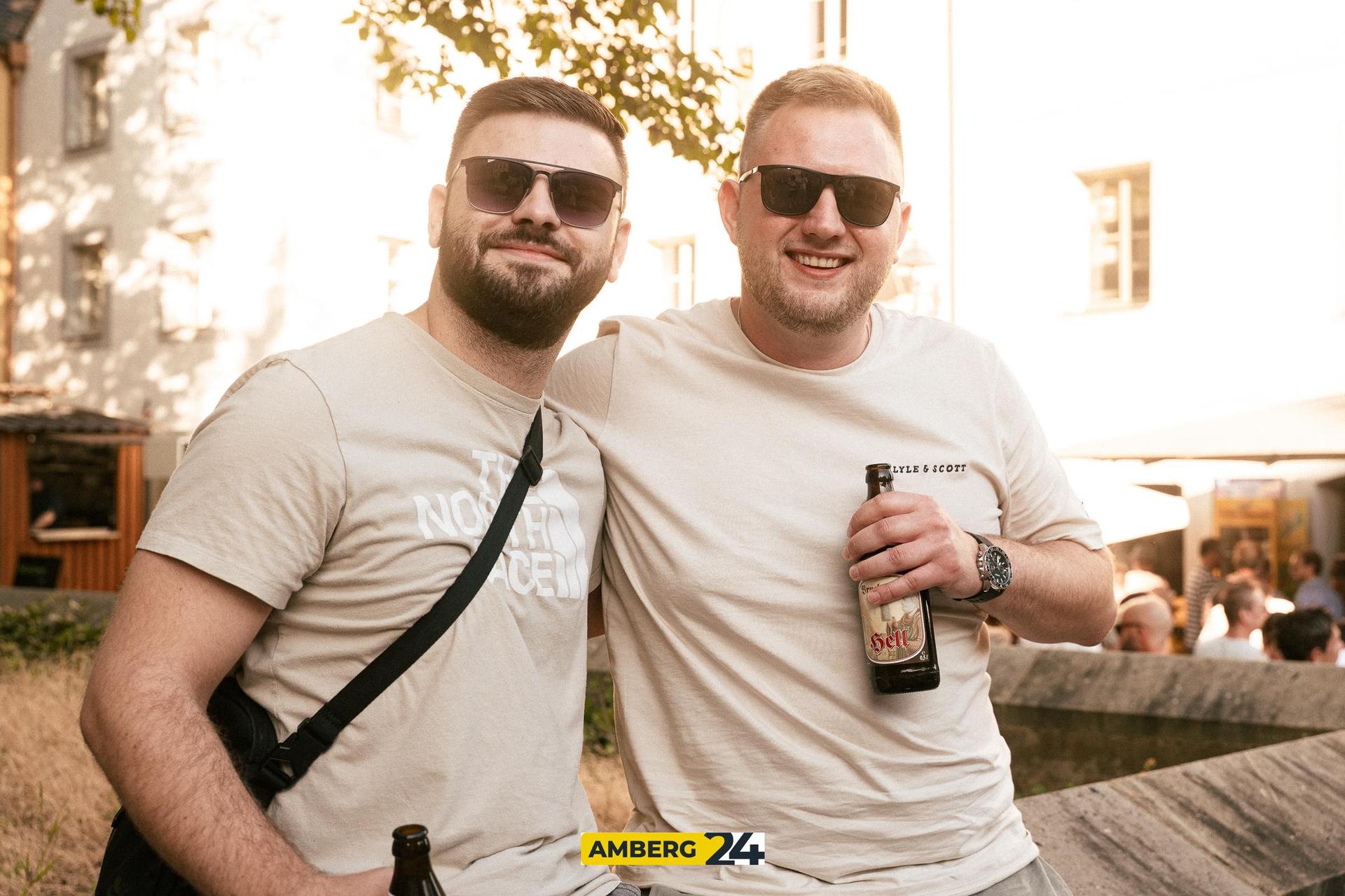 Tanzen und Trinken direkt an der Vils konntet ihr am Notstain! (Bild: David Mueller)
