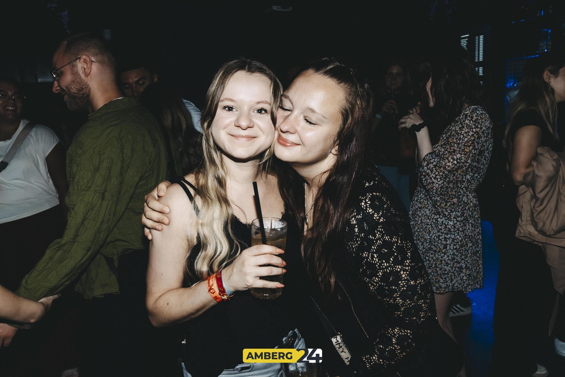 Amberg tanzt im Cave 2025! (Bild: Lolografie)