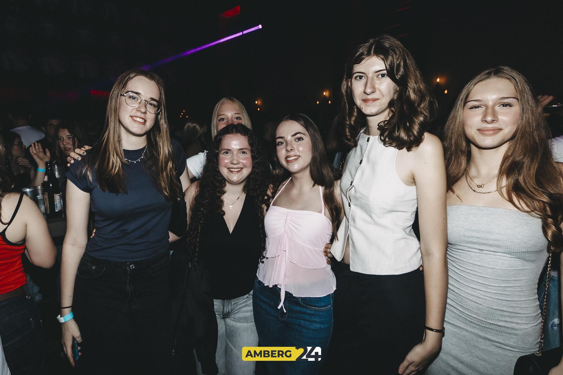 Die Bilder von der School is Over-Party im Casino (Bild: Lolografie)