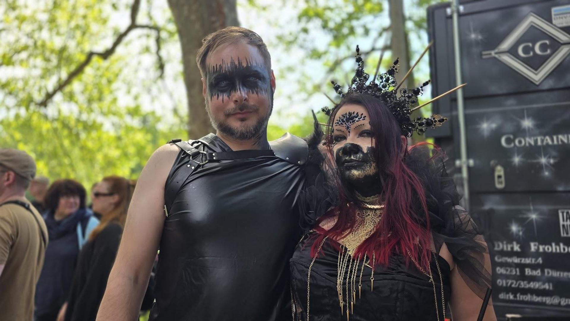 Das viktorianische Picknick beim Wave-Gotik-Treffen in Leipzig begeisterte die Besucher. (Bild: Richard Kirschner)