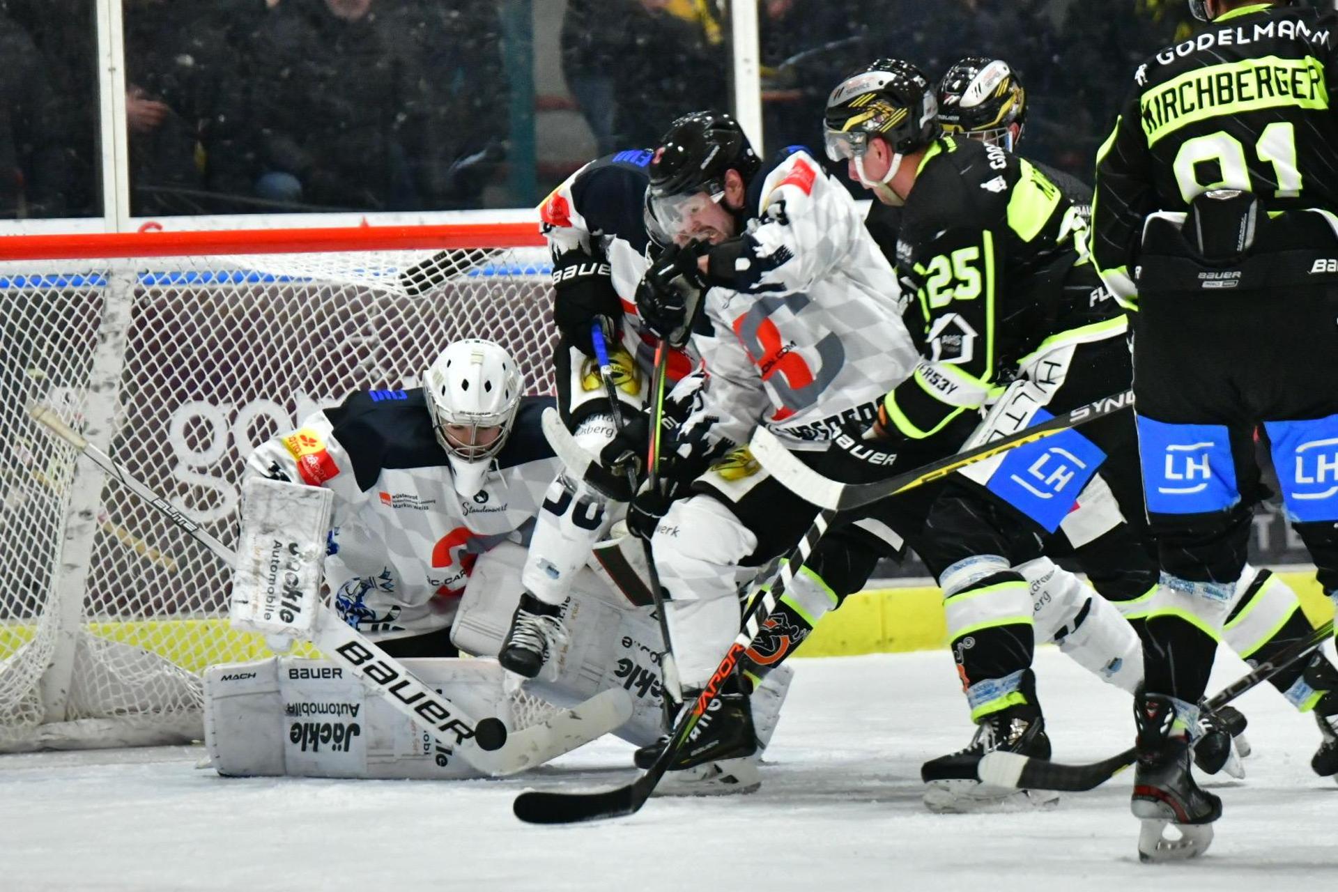 Der ERSC Amberg muss sich dem HC Landsberg mit 2:3 geschlagen geben. (Bild: A.& J. Pastuska)