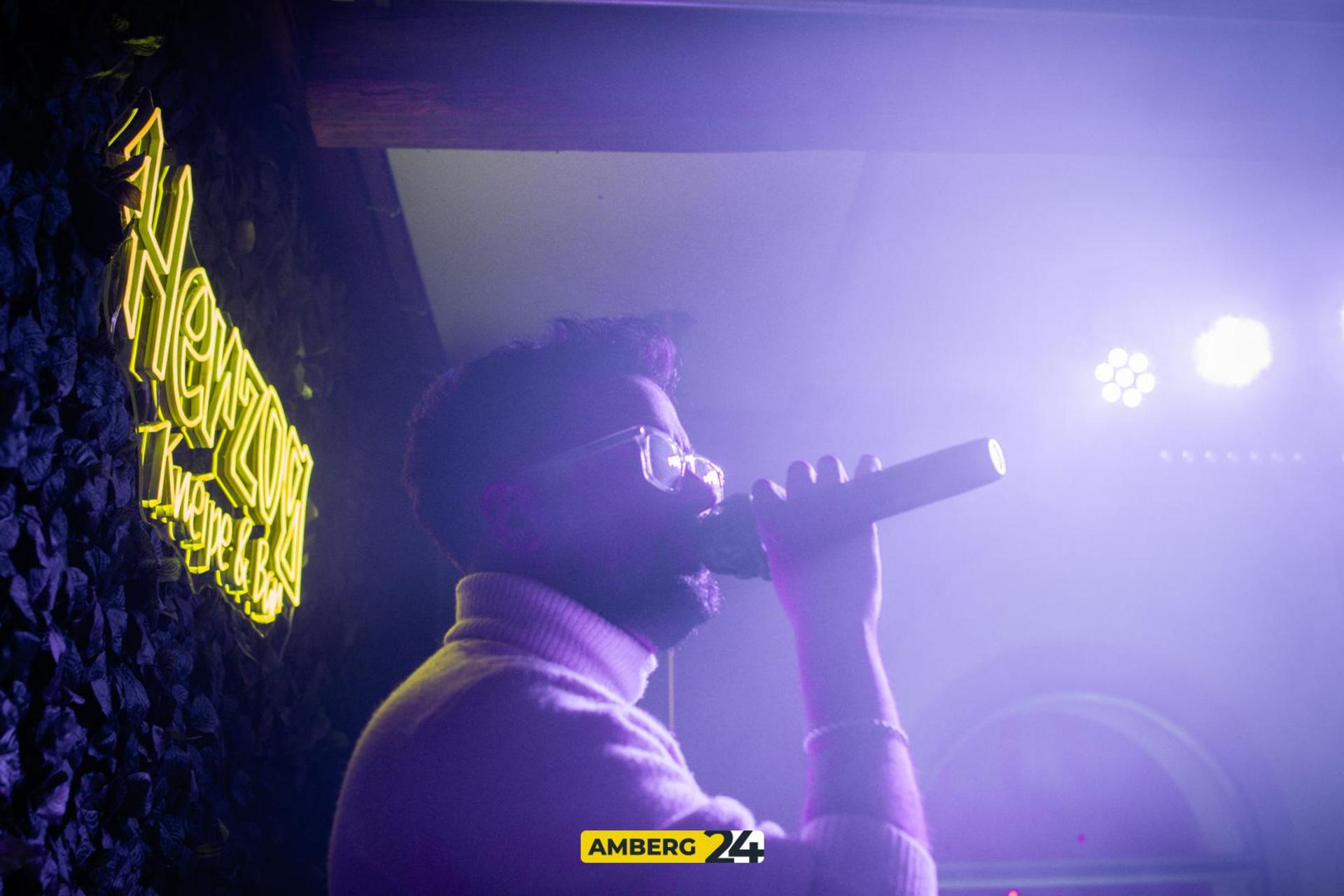 Die Bilder vom Karaoke im Herzog. (Bild: Julia Bär)