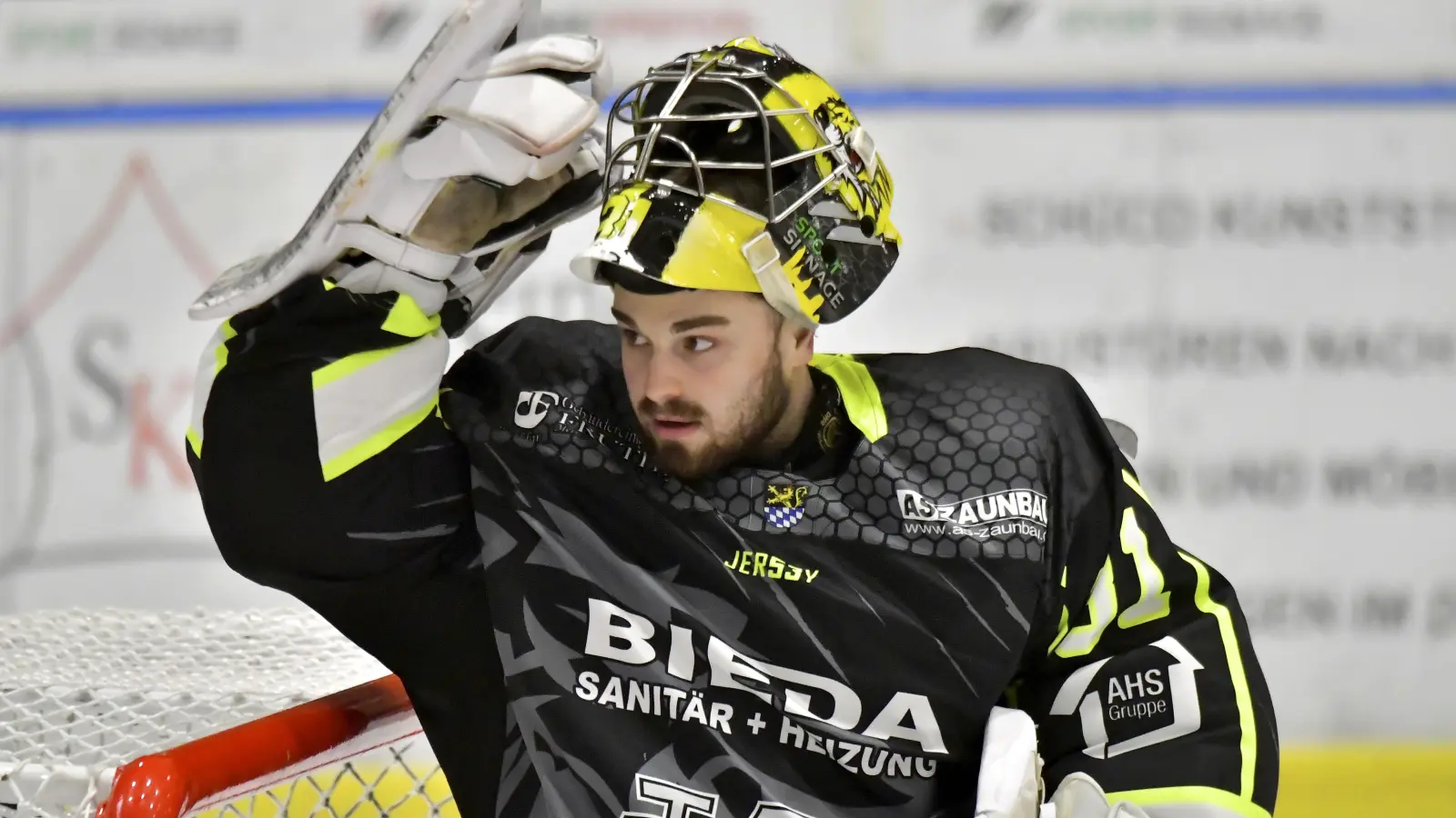 Torhüter Timon Bätge wird den ERSC Amberg zur kommenden Saison verlassen. Der Torhüter wechselt von der Eishockey-Bayernliga in die Oberliga. (Bild: Hubert Ziegler)