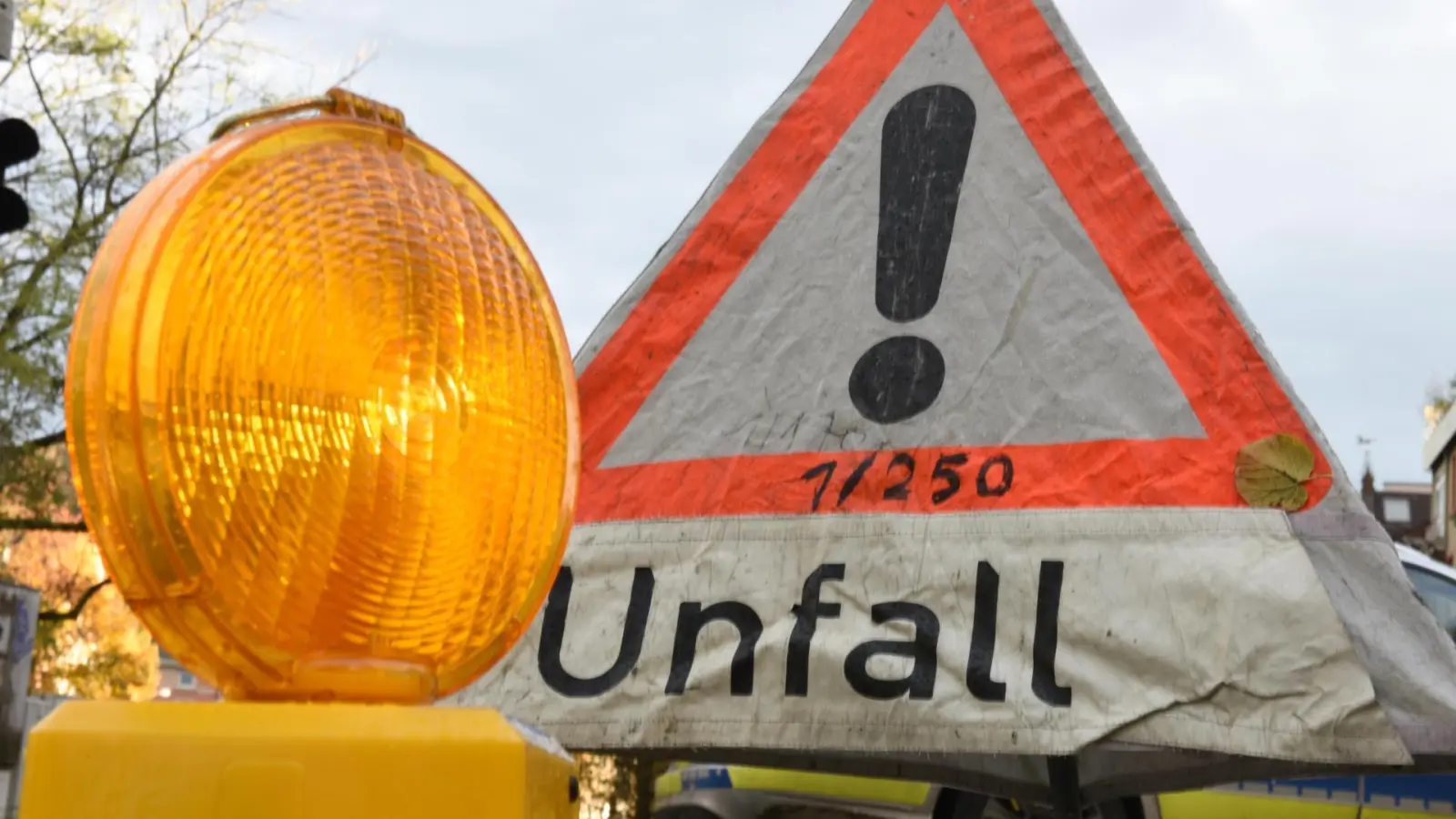 Ein 19-jähriger Fahrschüler in Sulzbach-Rosenberg erlebte am Montag eine ungewöhnliche Fahrstunde.  (Symbolbild: Patrick Seeger)