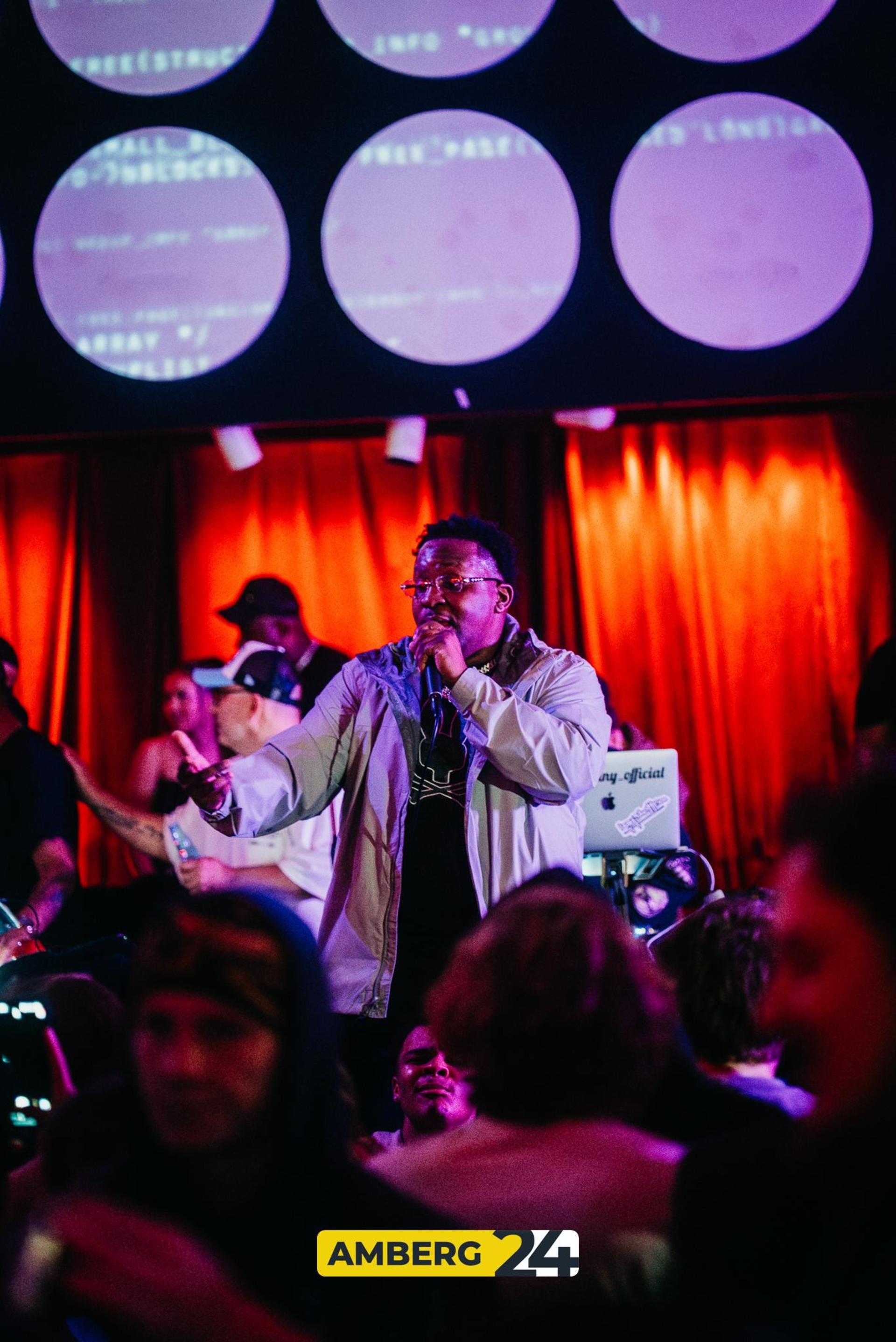 Models and Bottles im Casino in Amberg. (Bild: Mario Donhauser)