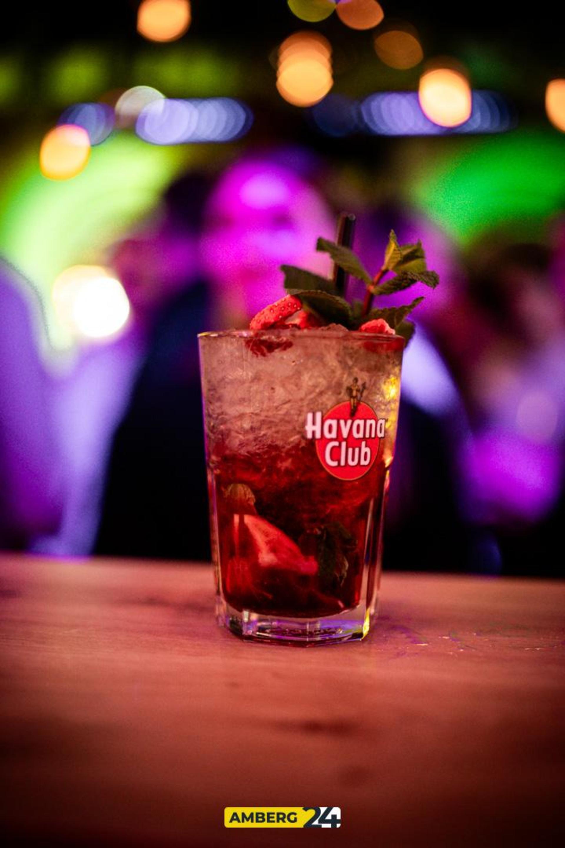 Im „Herzog” in Sulzbach-Rosenberg stieg am Samstag die Hallenmasters Afterparty. (Bild: Julia Bär)