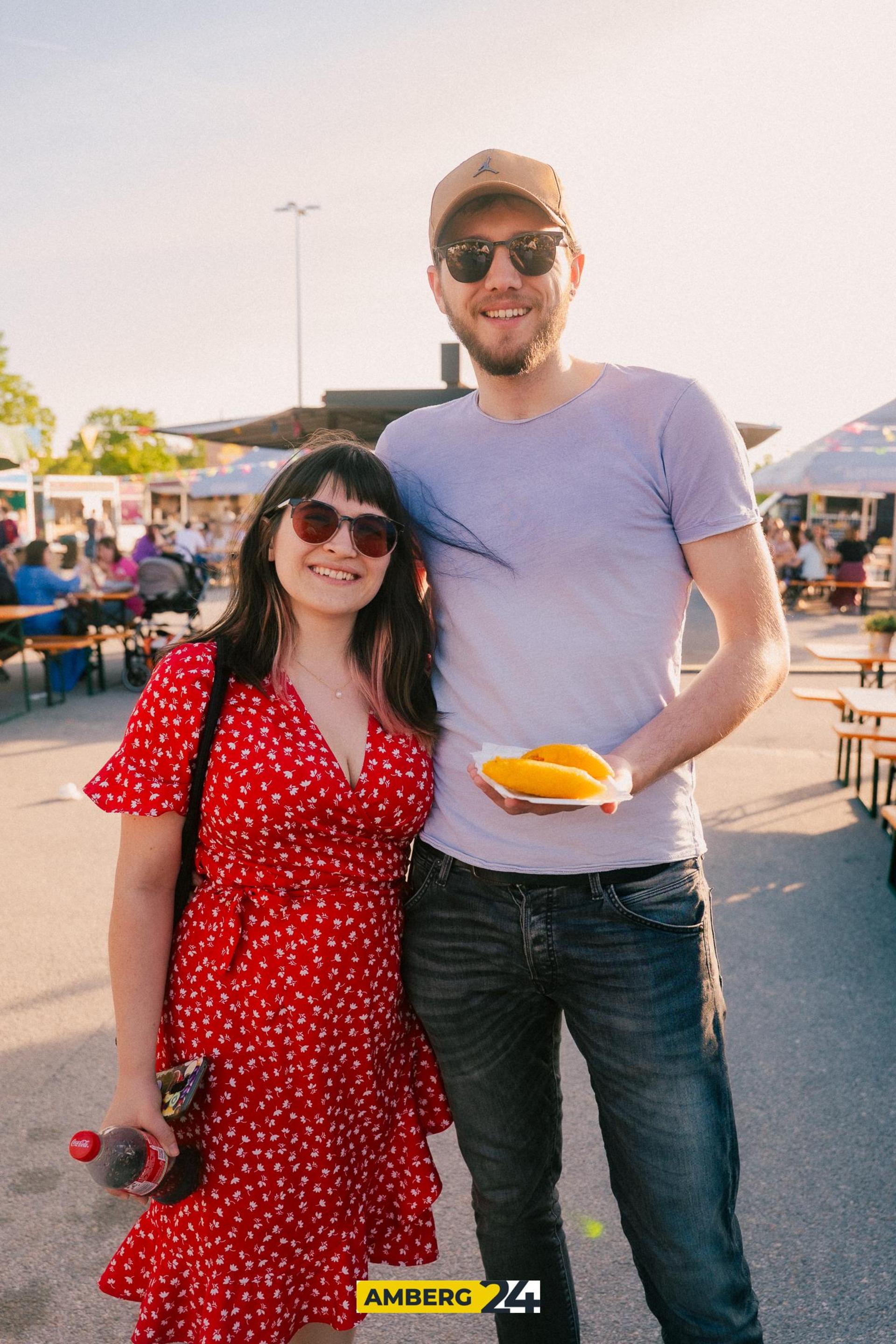 Auf dem Foodtruck-Festival in Amberg war am Freitag einiges los! (Bild: David Mueller)