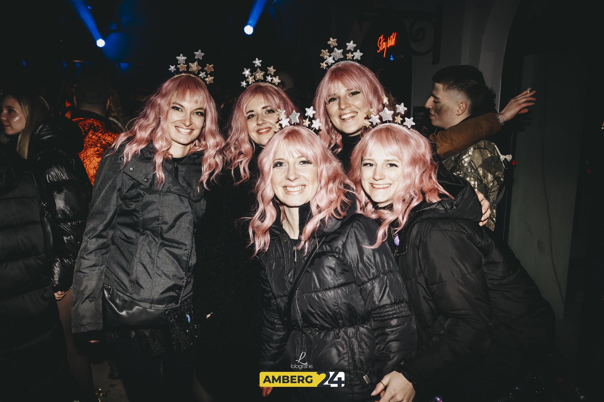 Die Hexennacht wurde auch im Innenhof der Drei Höfe gefeiert. (Bild: Leonie Hartung)