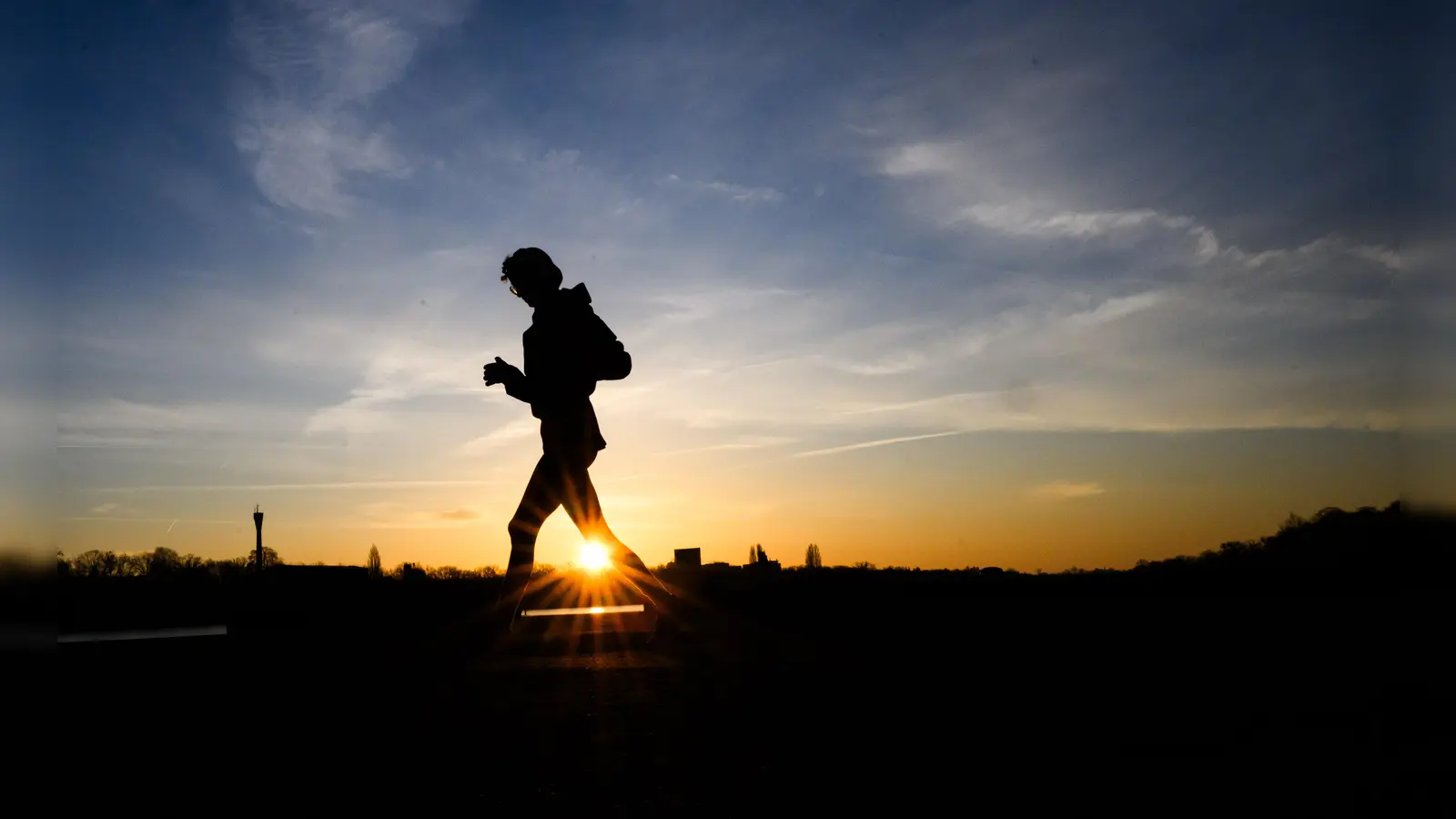 Die Polizei in Forchheim hat einen 18-Jährigen gefasst, der illegal Frauen beim Joggen gefilmt haben soll.  (Symbolbild: Julian Stratenschulte)