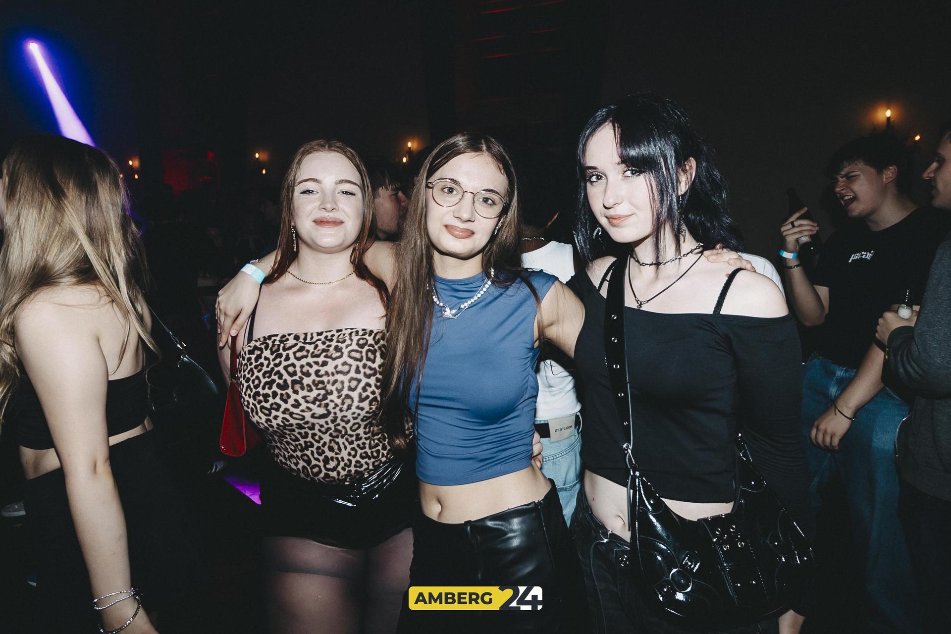 Die Bilder von der School is Over-Party im Casino (Bild: Lolografie)