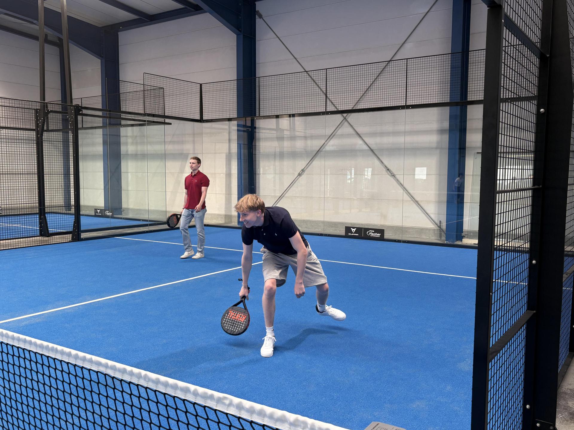 Daydrinking im Pine Padel Club. (Bild: Lukas Büchold)
