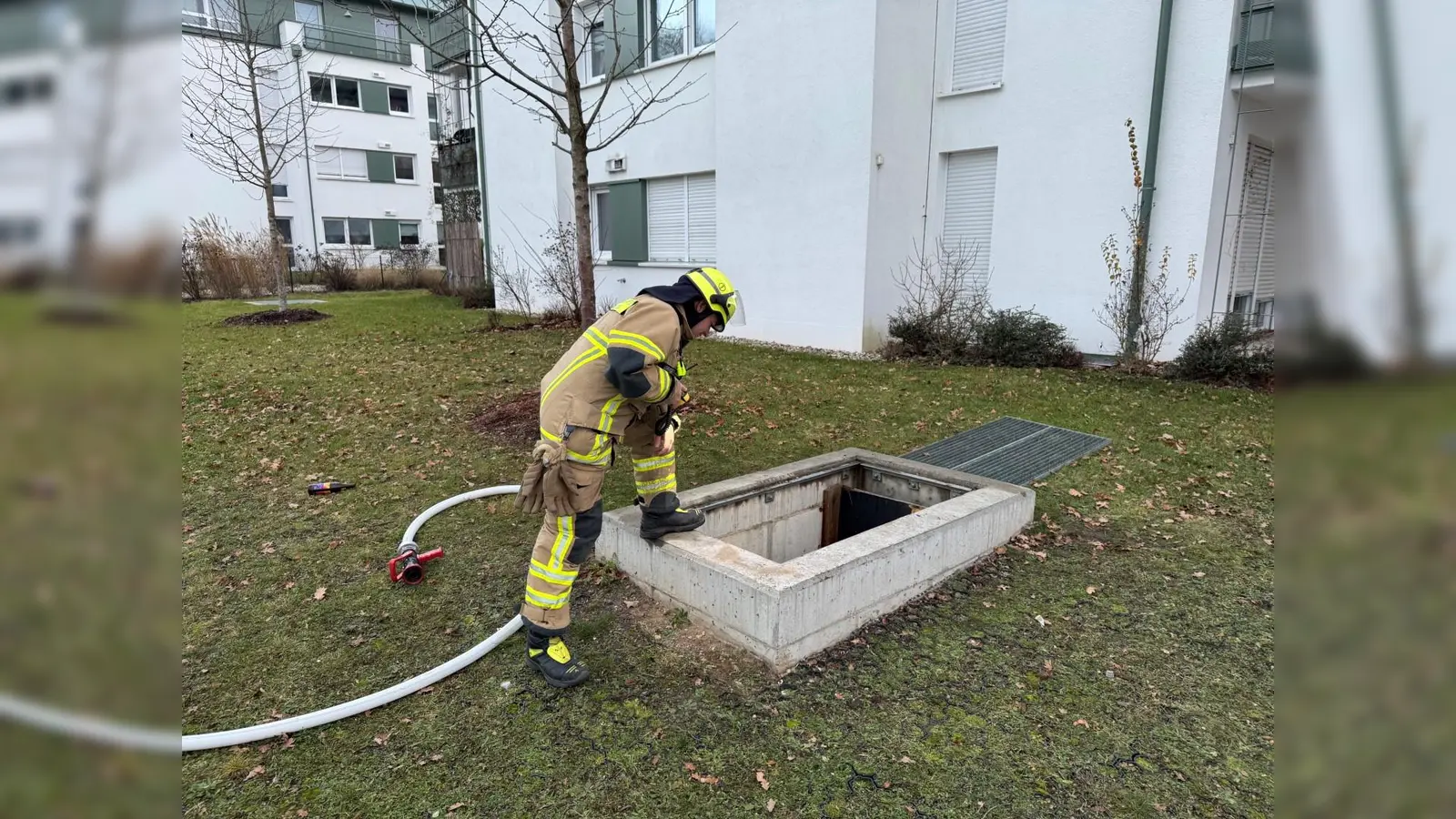 Die Berufsfeuerwehr Regensburg nach am Nachmittag eine starke Rauchentwicklung wahr. (Bild: Christoph Tresch/Berufsfeuerwehr Regensburg)