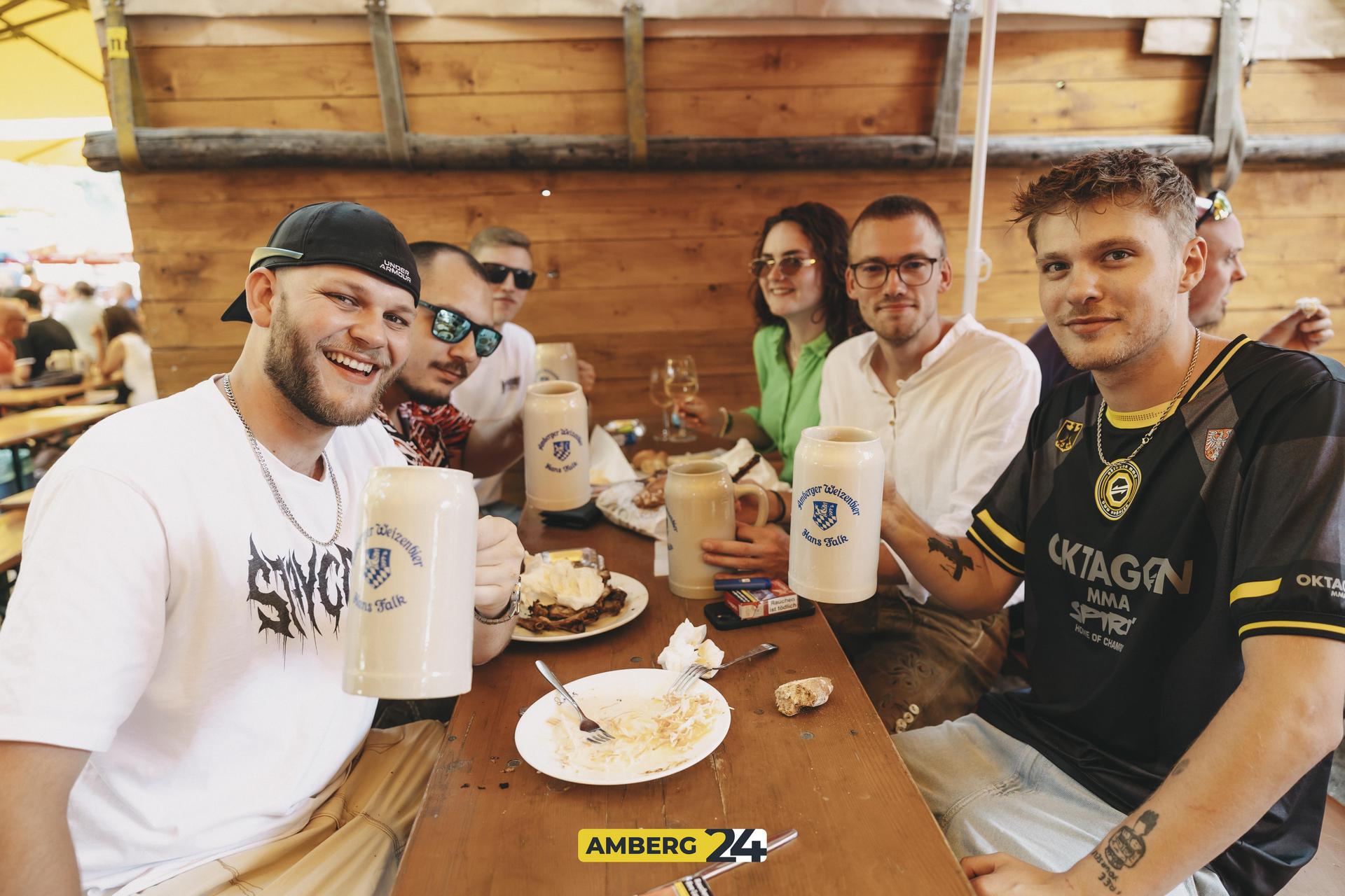 Fotografin Lolo war für euch auf dem Bergfest in Amberg unterwegs. (Bild: Lolografie/ Leonie Hartung)