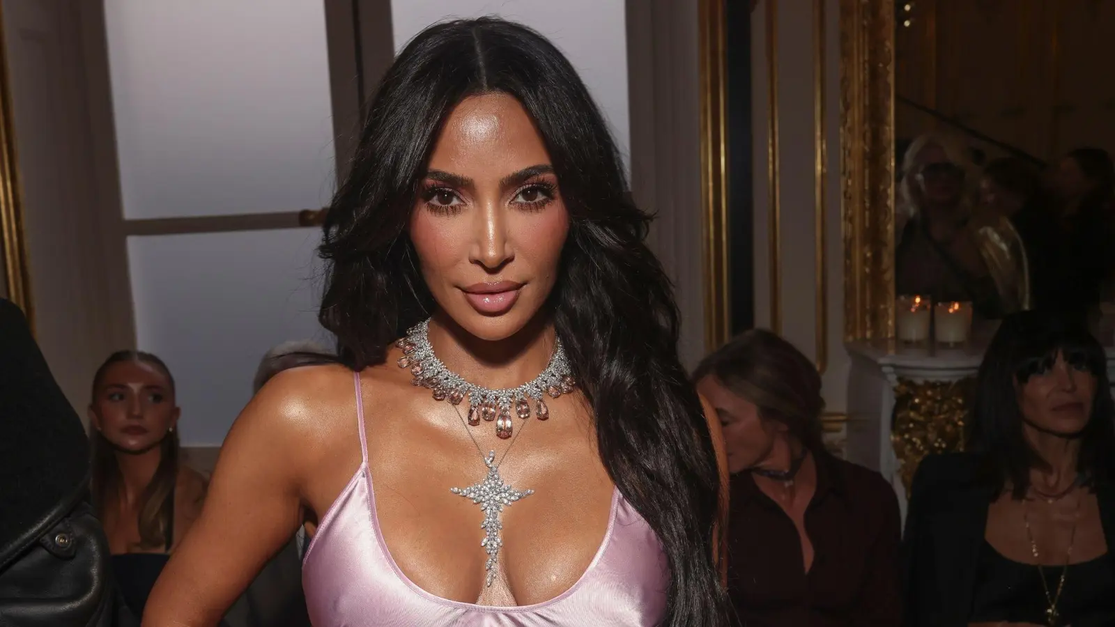 Kim Kardashian wird zur Hamburger Digitalmesse OMR erwartet (Archivbild). (Bild: Vianney Le Caer/Invision via AP/dpa)