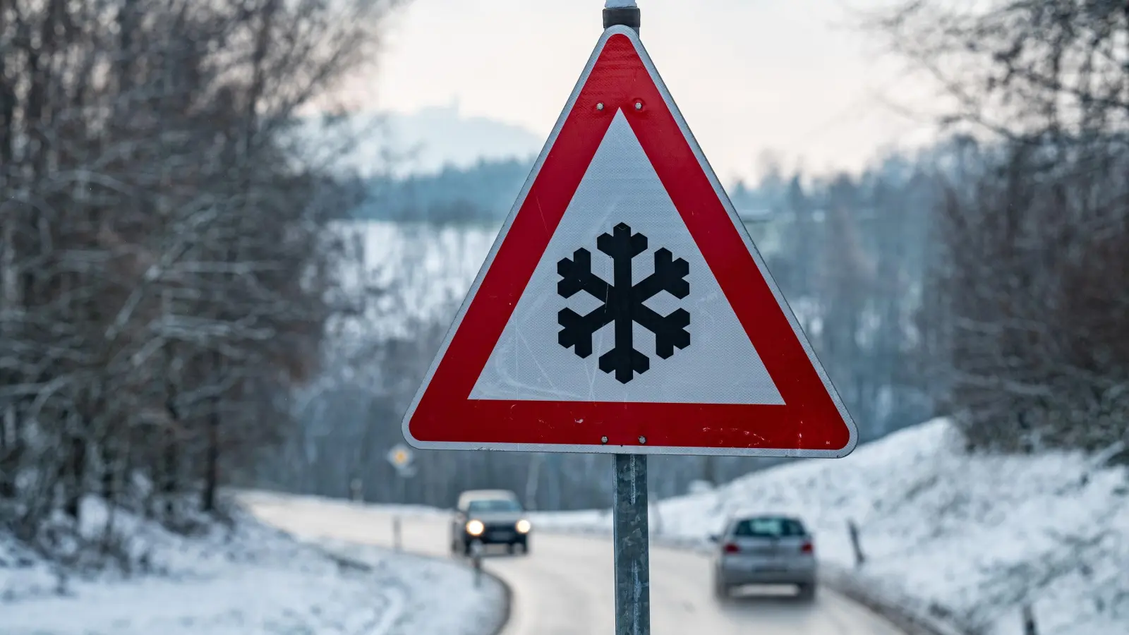 Zwischen Samstag, 18:00 Uhr, und Sonntag, 03:30 Uhr, kam es zu insgesamt 27 Verkehrsunfälle. (Bild: Armin Weigel)