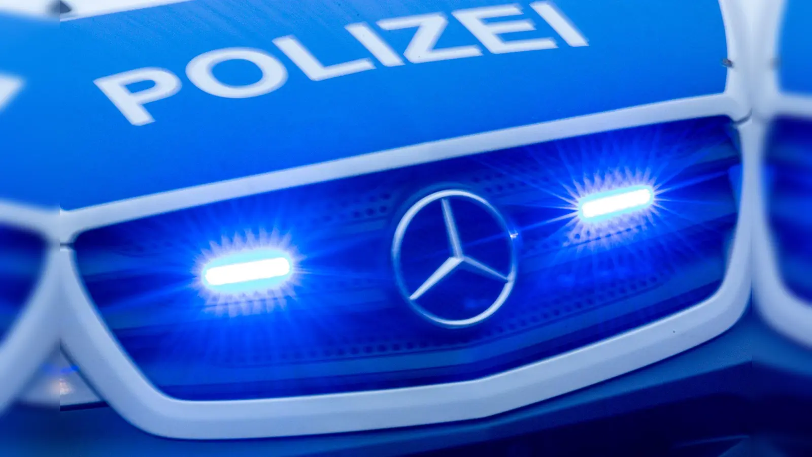 Ein E-Scooter-Fahrer in Poppenricht wird unter Drogeneinfluss gestoppt. Ihn erwartet ein Bußgeld und Fahrverbot. (Symbolbild: Jens Büttner/dpa)