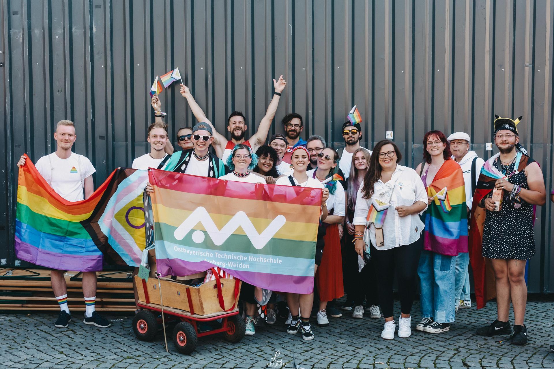 Die Bilder von der CSD-Parade 2023 in Amberg. (Bild: Leonie Hartung)