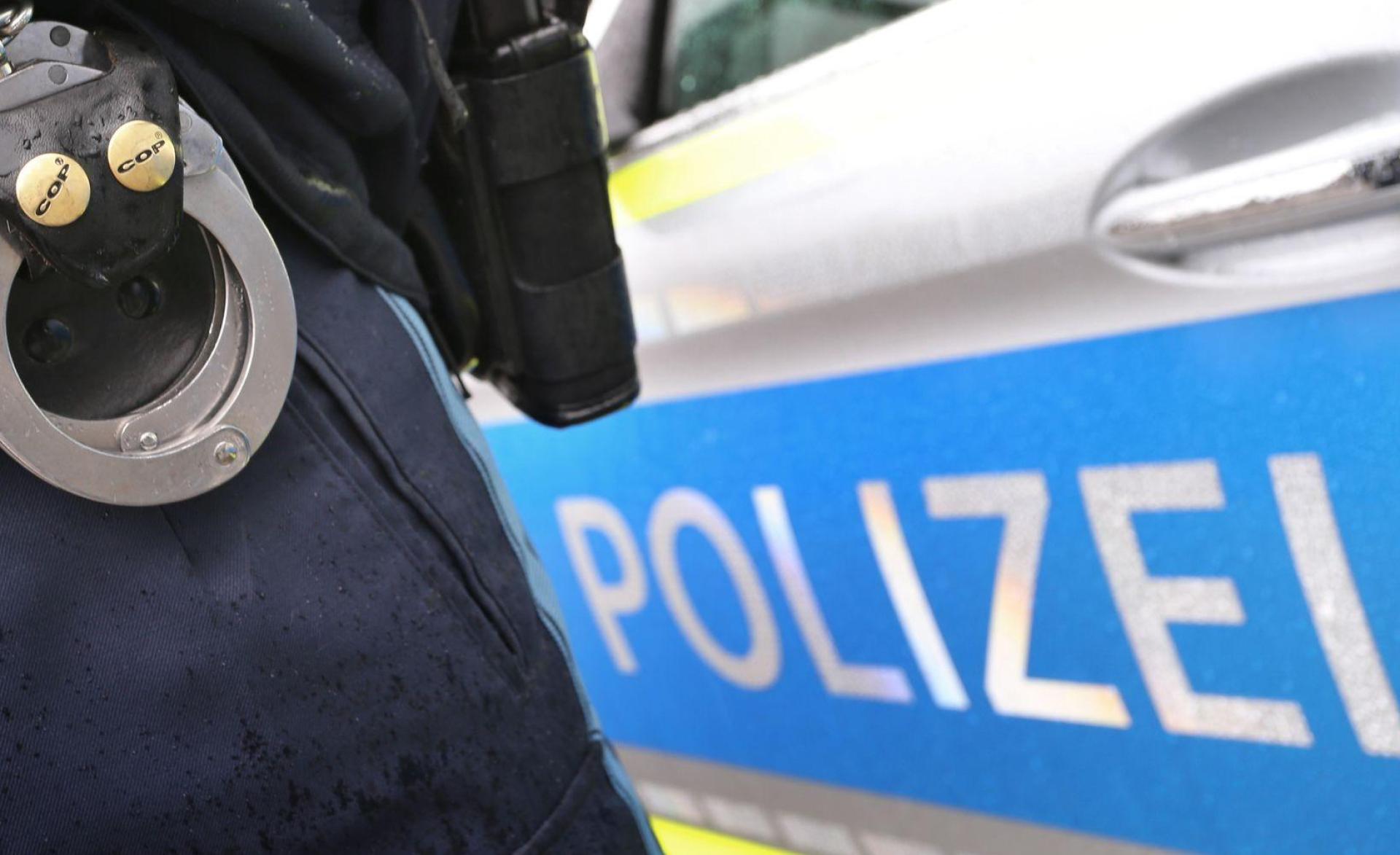 5.000 Euro Belohnung gibt es für Hinweise, die zur Ergreifung der Täter führen, die in Postbauer-Heng an einer versuchten Tötung beteiligt waren.  (Symbolbild: Karl-Josef Hildenbrand/dpa)