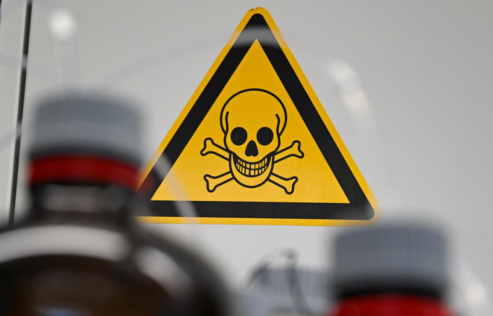 Im Markgräfin-Wilhelmine-Gymnasium in Bayreuth wurden instabile Chemikalien entdeckt. (Symbolbild: Arne Dedert)
