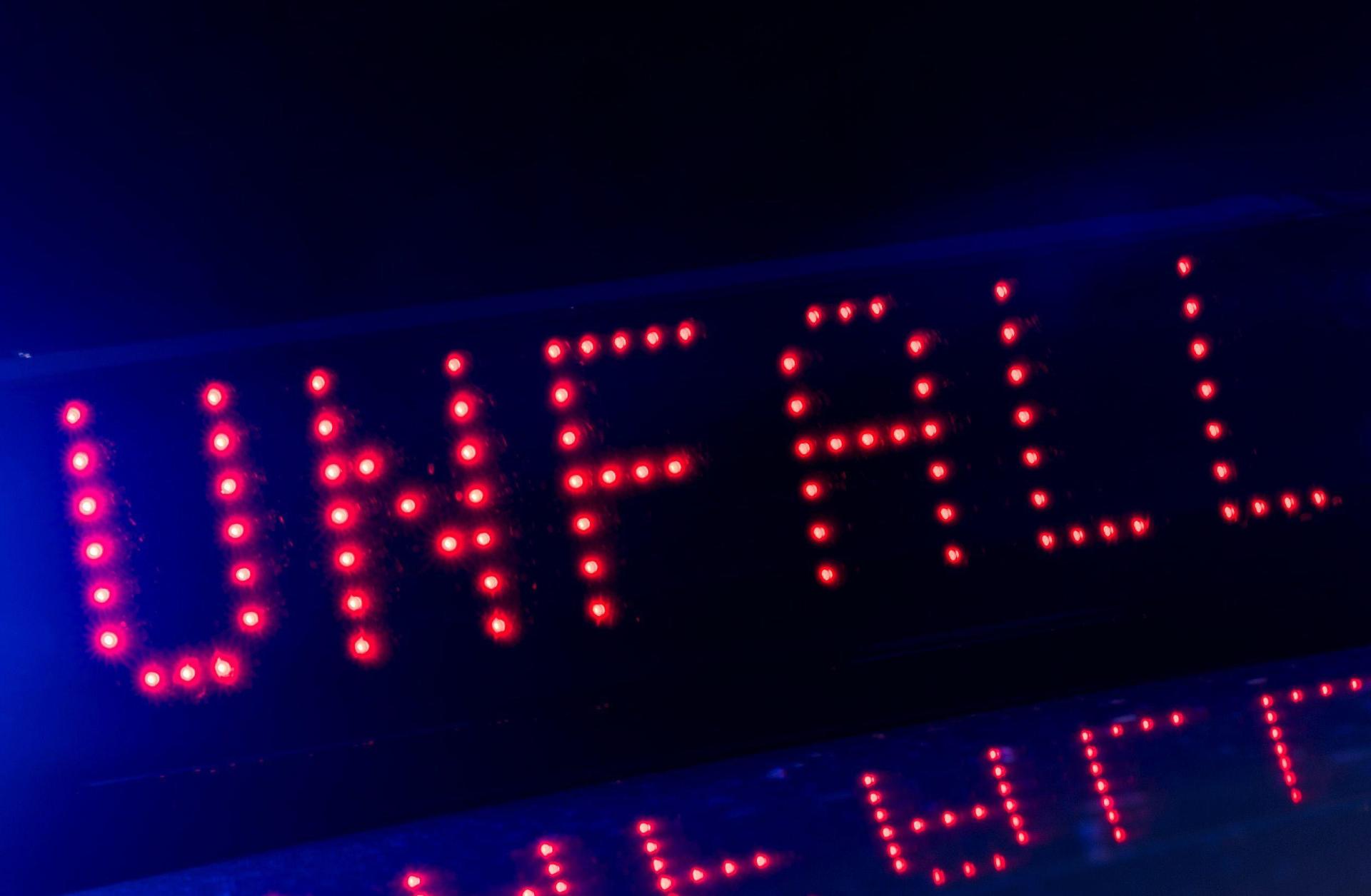 Auf der A3 bei Regensburg gab es am Freitag einen Unfall.  (Symbolbild: Monika Skolimowska/dpa)