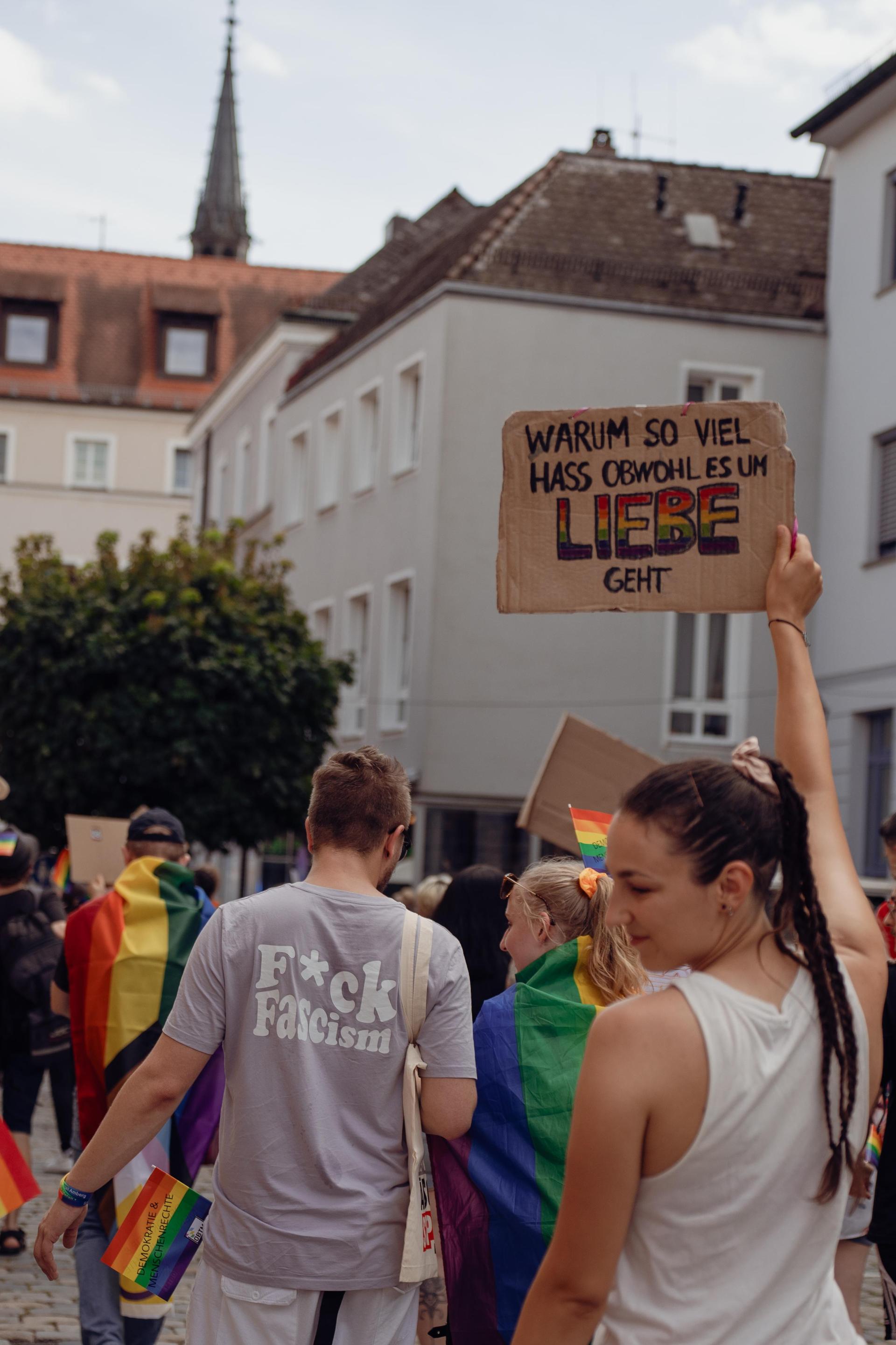 Das war beim Amberger CSD-Demozug am Samstag los. (Bild: Ria Schmidt)