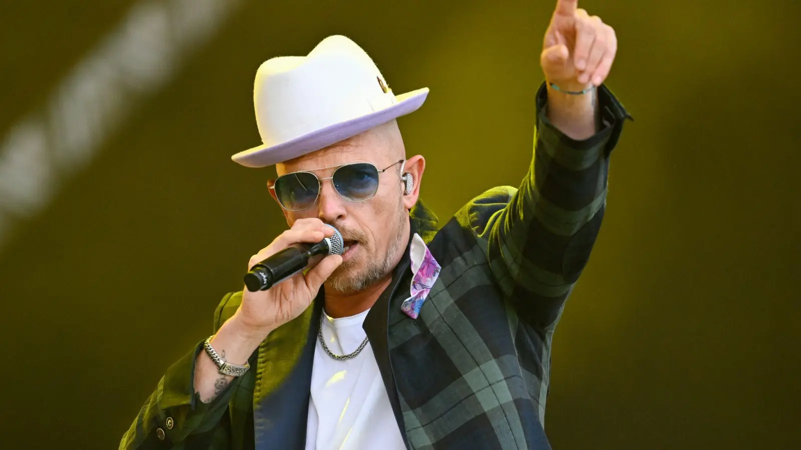 Es ist egal, welche Lieder Jan Delay schreibt - sie werden immer zu Liedern, die sich gegen rechts und Intoleranz stellen.  (Bild: Uwe Anspach/dpa)