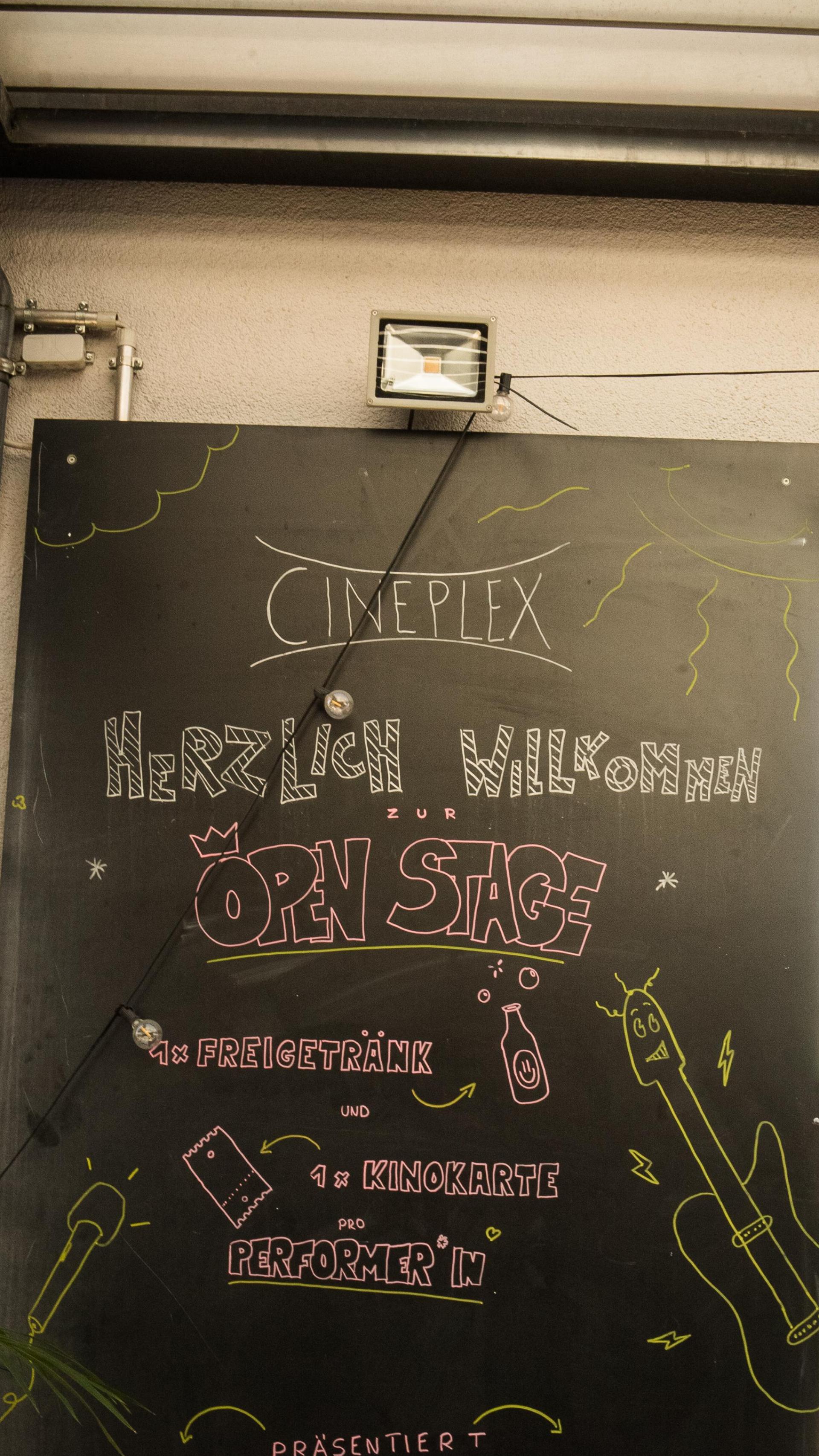 Open-Stage Veranstaltung auf der Cineplex Dachterrasse (Bild: Mario Donhauser)