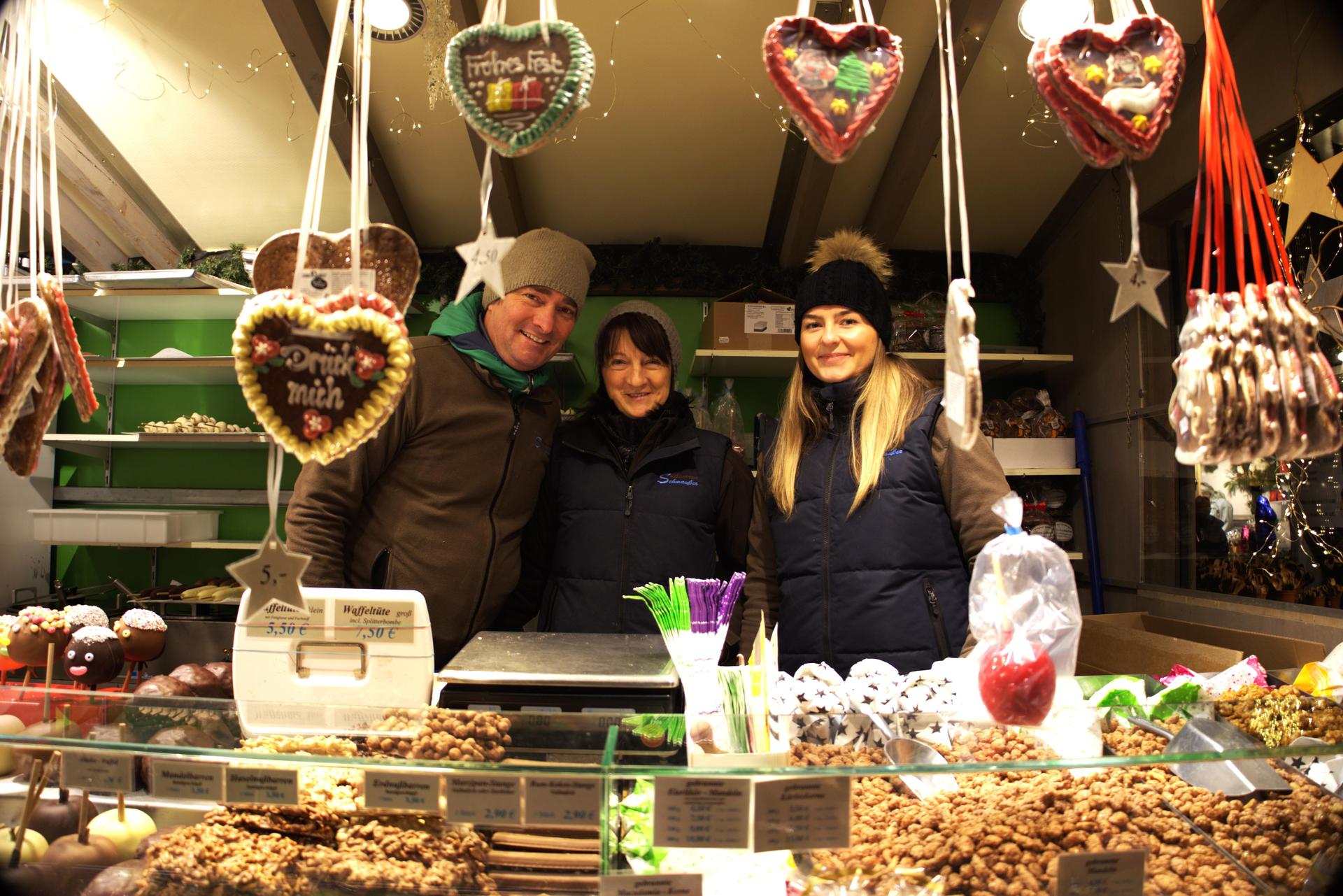 Karaoke auf dem Amberger Weihnachtsmarkt. Das sind die besten Bilder. (Bild: mni)