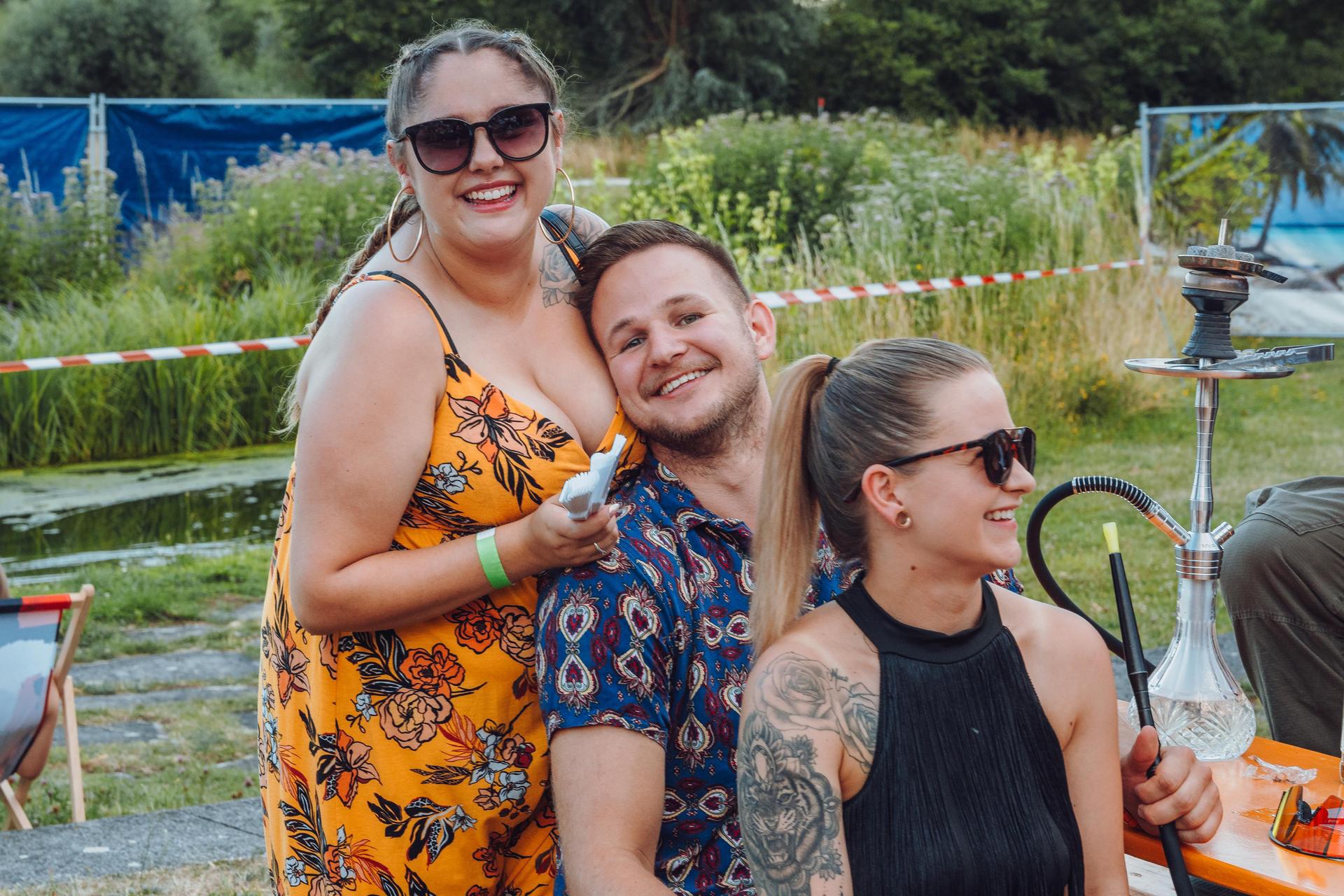 Shisha, Drinks und guter Hip-Hop. So war's am Hip-Hop BBQ in Amberg.  (Bild: Denise Helmschrott)