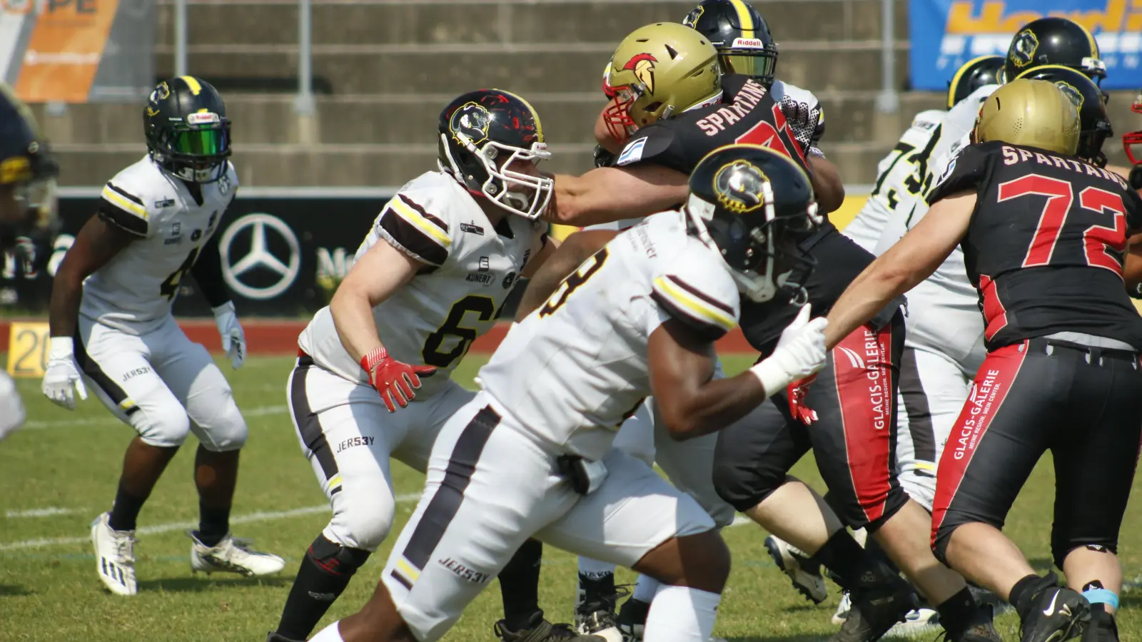 Die Amberg Mad Bulldogs verloren gegen die Neu-Ulm Spartans. (Bild: Michael Sandner/Amberg Mad Bulldogs/exb)