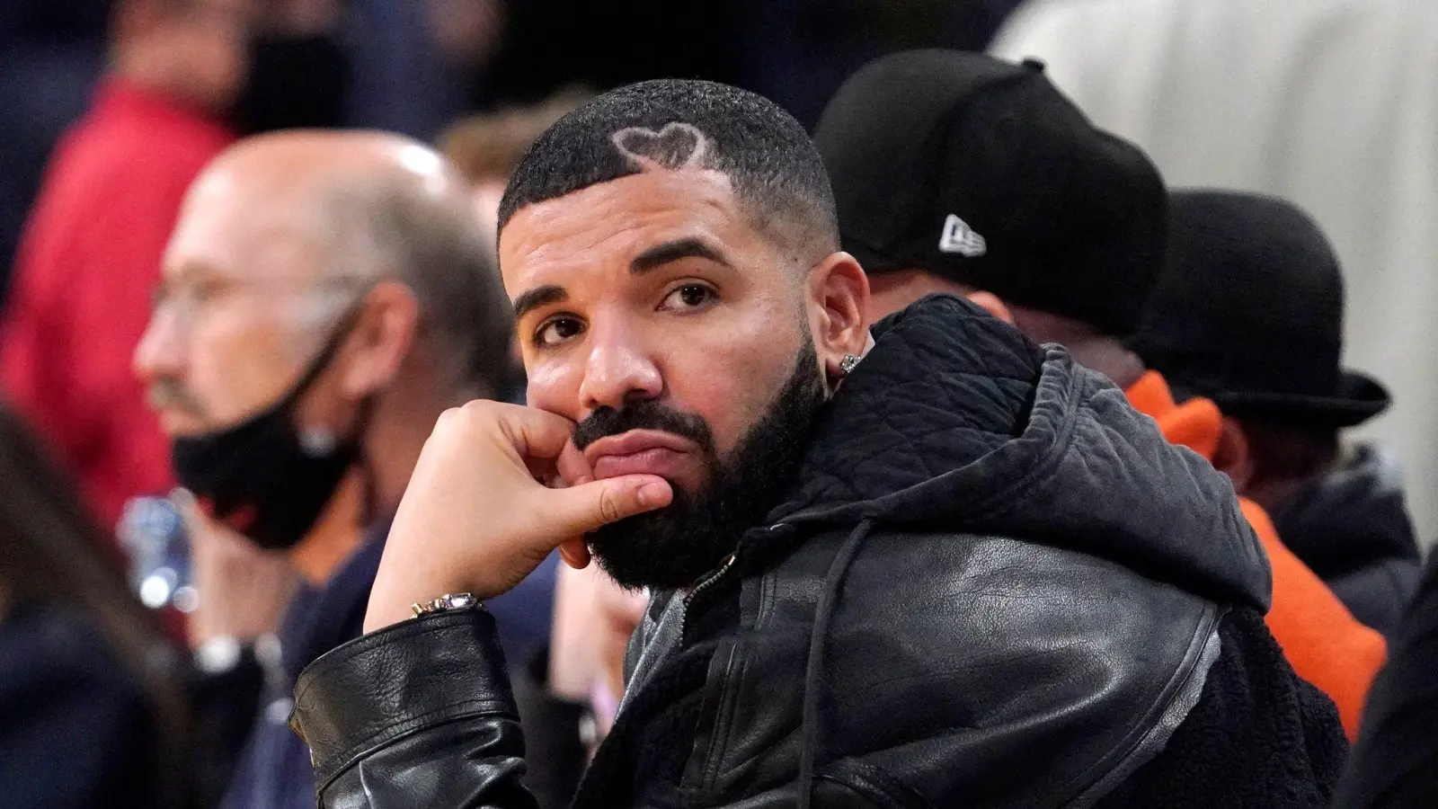 Auf den Alben verarbeitet der Musiker Drake unter anderem seinen öffentlich ausgetragenen Streit mit Rap-Star Kendrick Lamar. (Archivbild: Mark J. Terrill/AP/dpa)