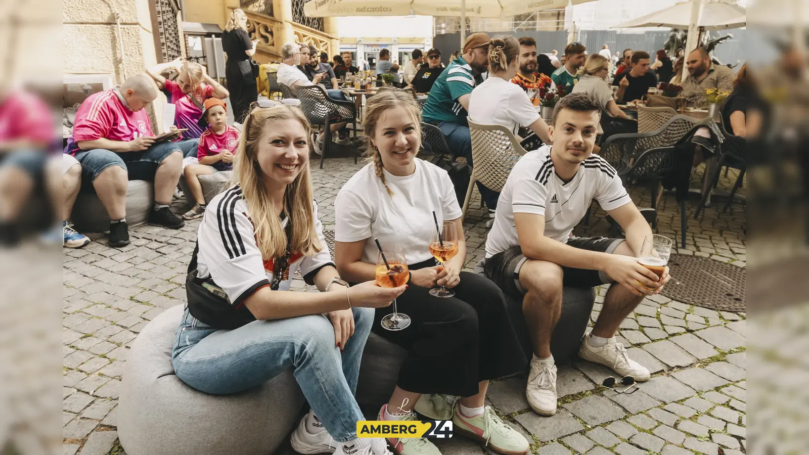 Die deutschen Fans hatten bis zum Ausscheiden des Teams Spaß und fieberten mit.  (Bild: Lolografie)