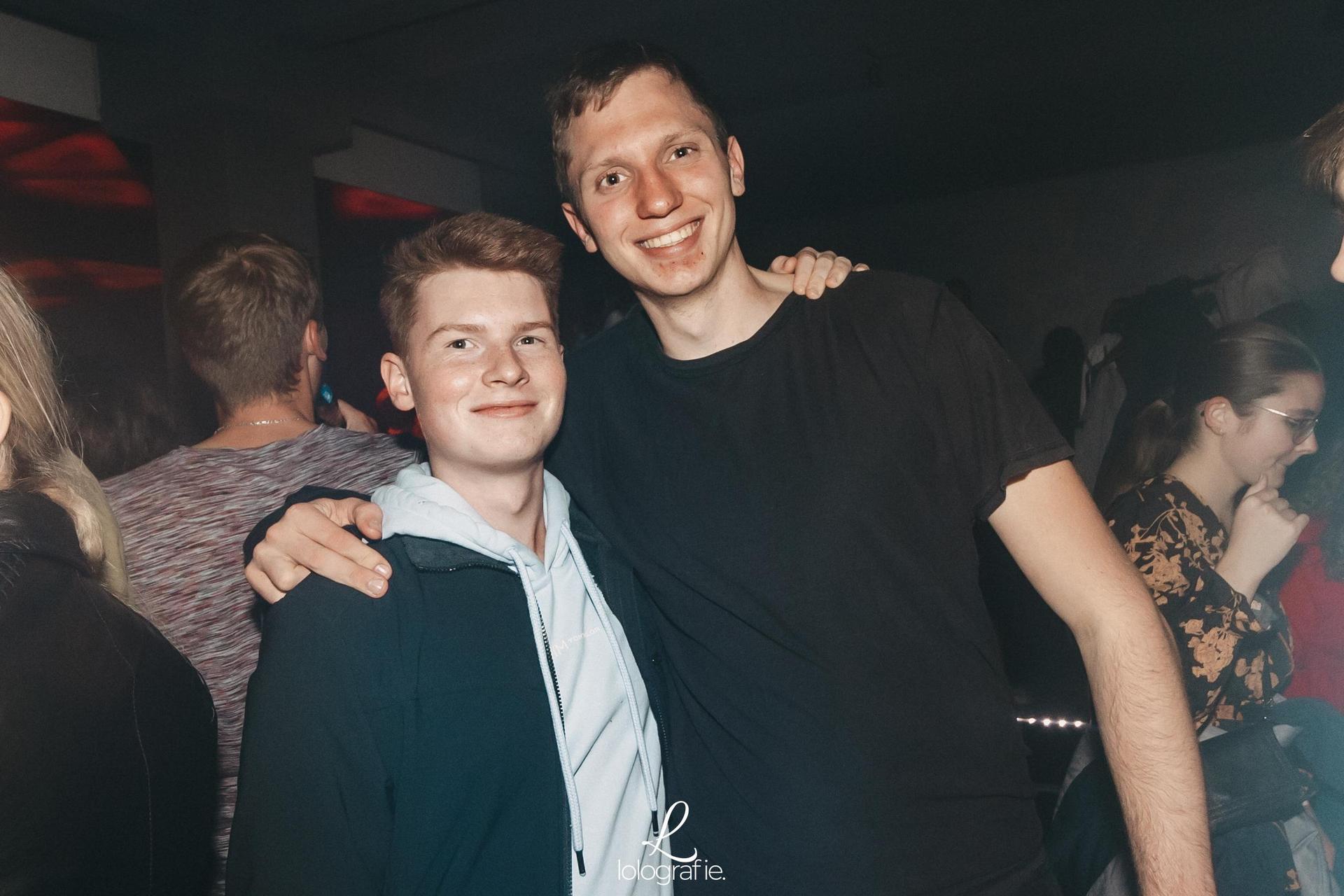 80's, 90's und 2000er: Die Fotos von Amberg tanzt im Trio. (Bild: Leonie Hartung)